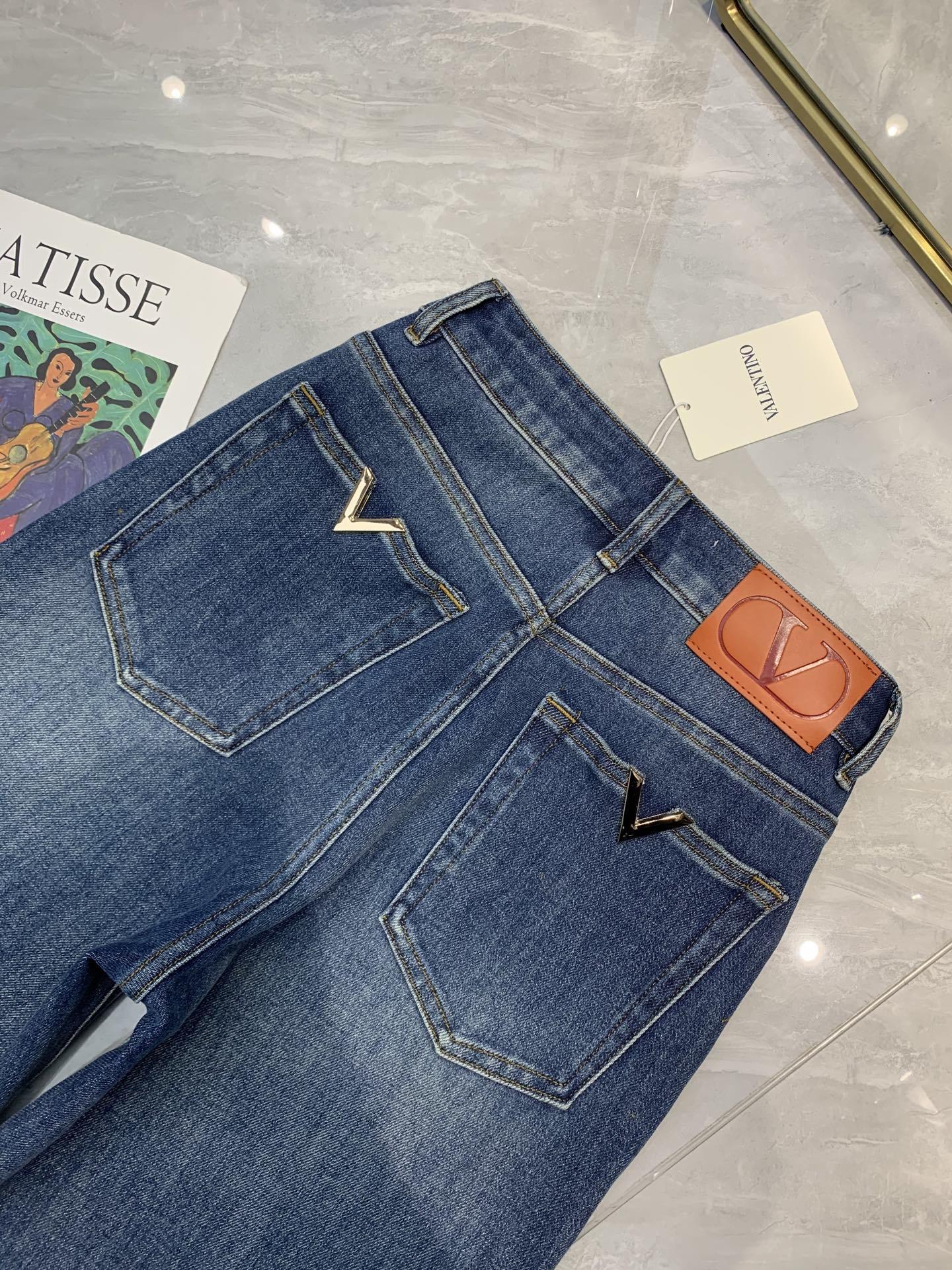 HIGH-WAIST WIDE LEG DENIM JEANS WITH LOGO DETAIL