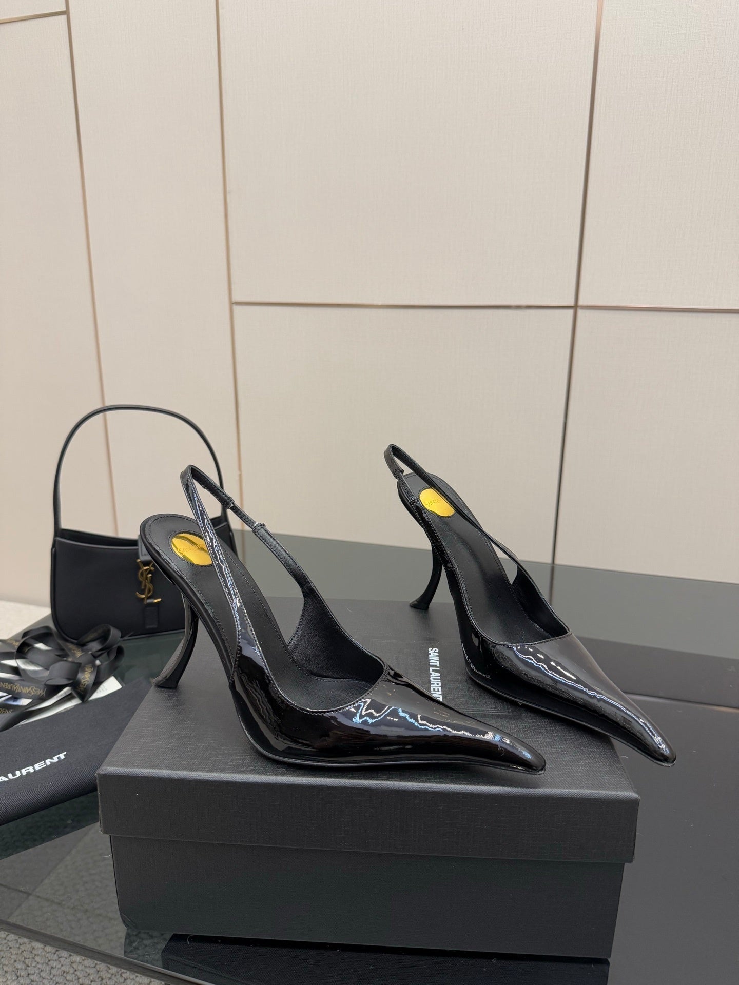 BLACK PATENT SLINGBACK POINTED HEELS