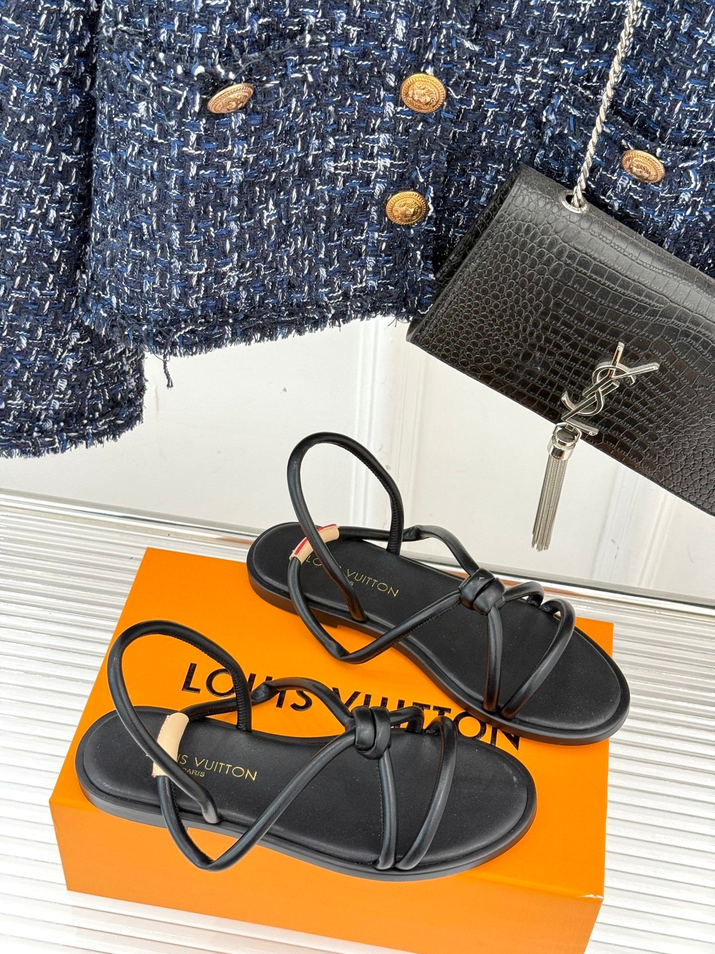 MINIMAL KNOT STRAP FLAT SANDALS – BLACK