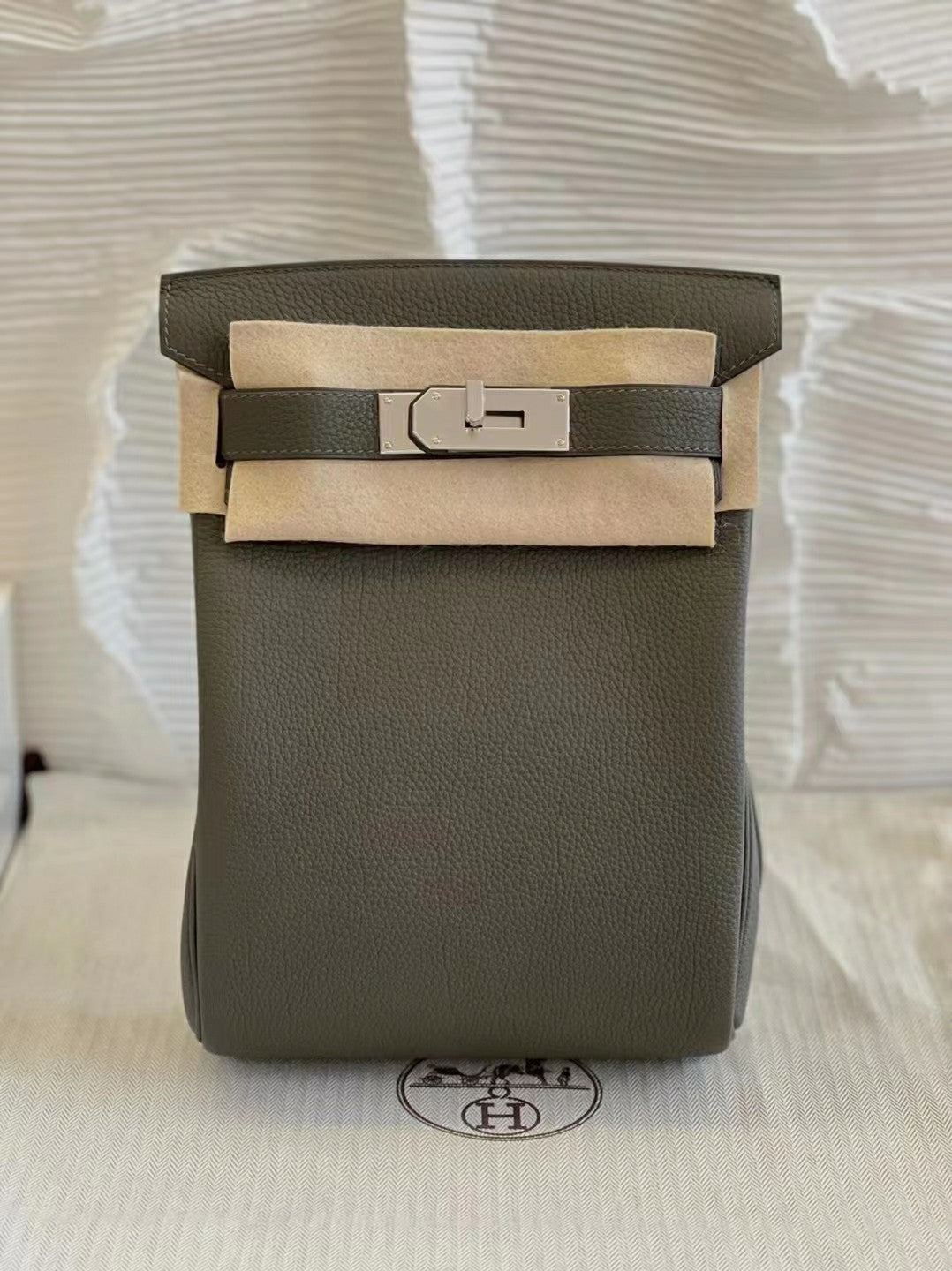 OLIVE KELLY CROSSBODY