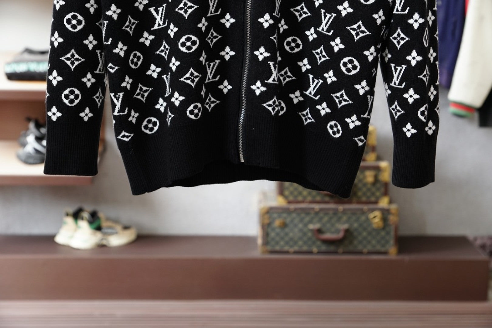 ALL-OVER PATTERN ZIP-UP KNIT HOODIE