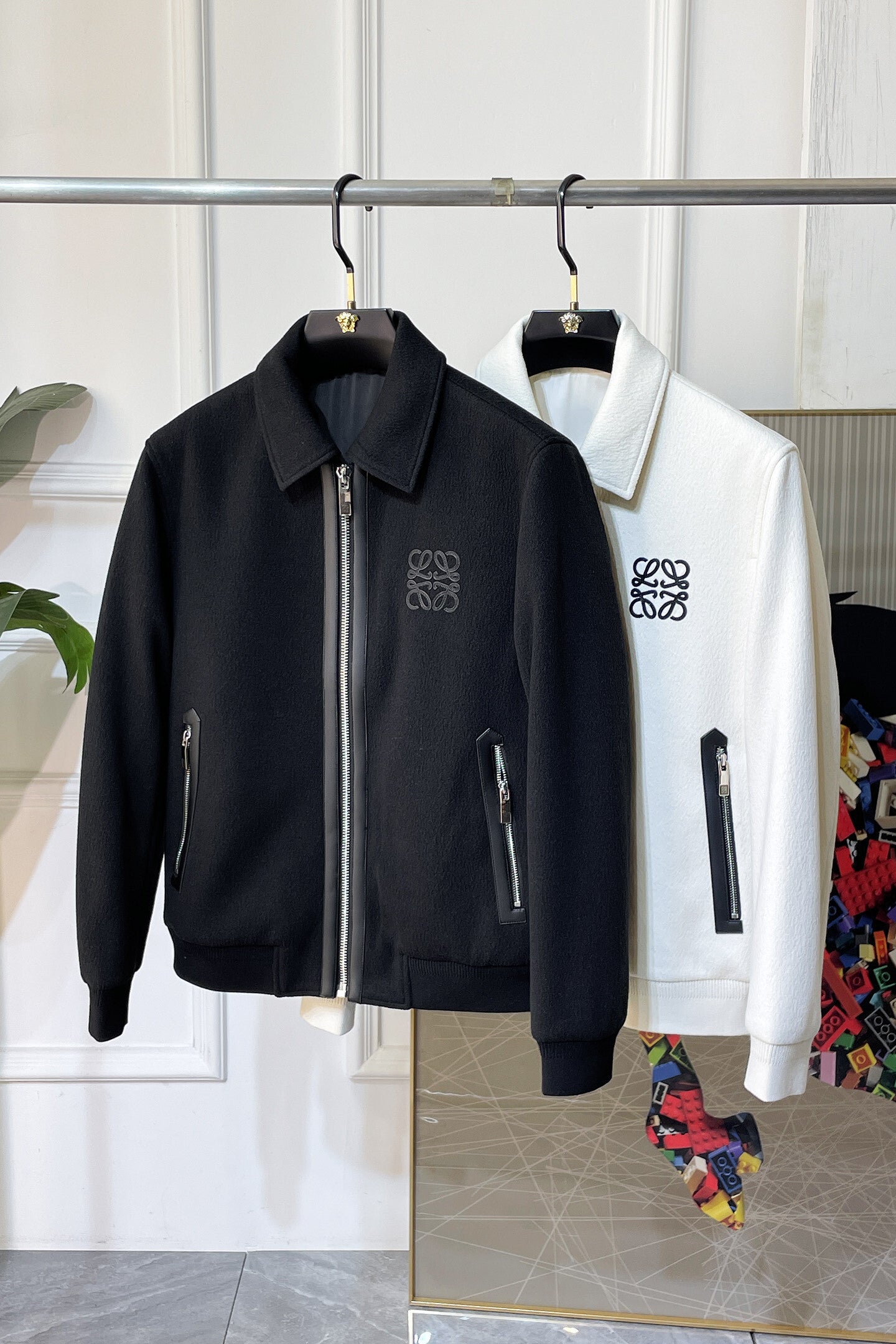 ZIP-UP JACKET WITH EMBROIDERED DETAIL IN CONTRAST COLORS