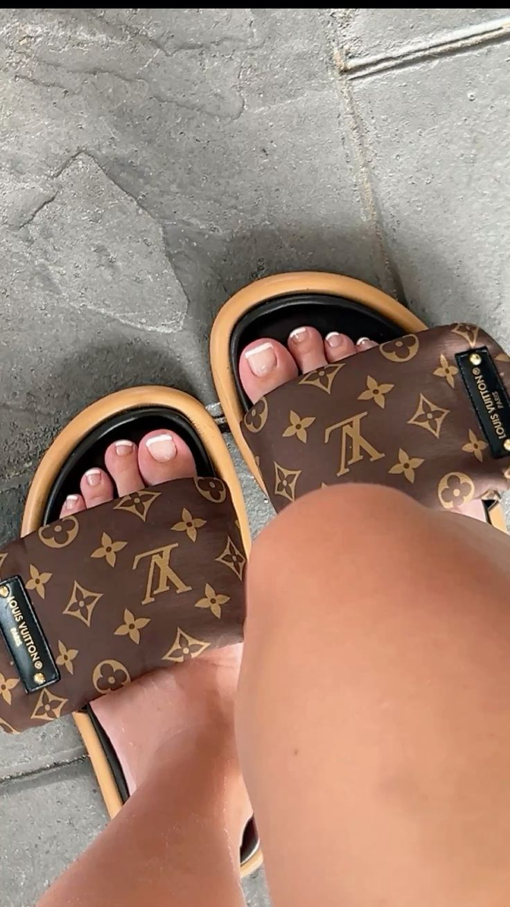 BROWN PUFFER PLATFORM SLIDE SANDALS