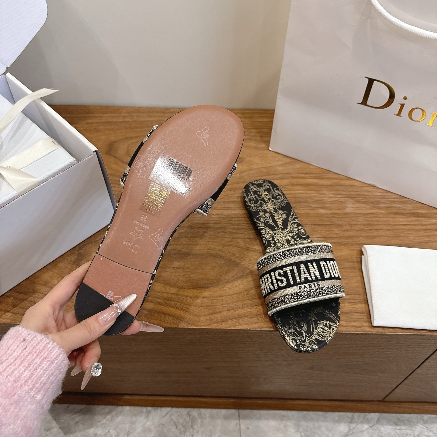 BLACK BAROQUE PRINT LOGO SLIDE SANDALS