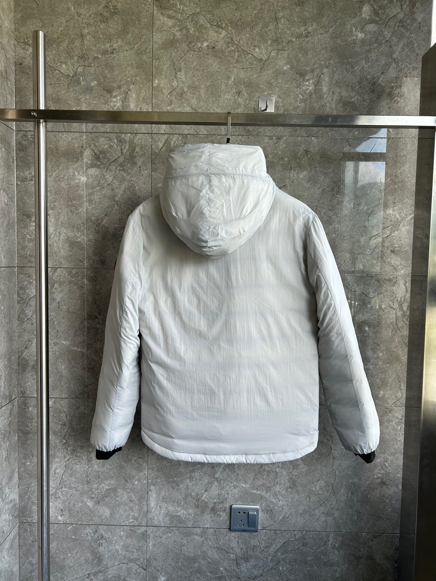 MEN’S HOODED PADDED WINTER JACKET