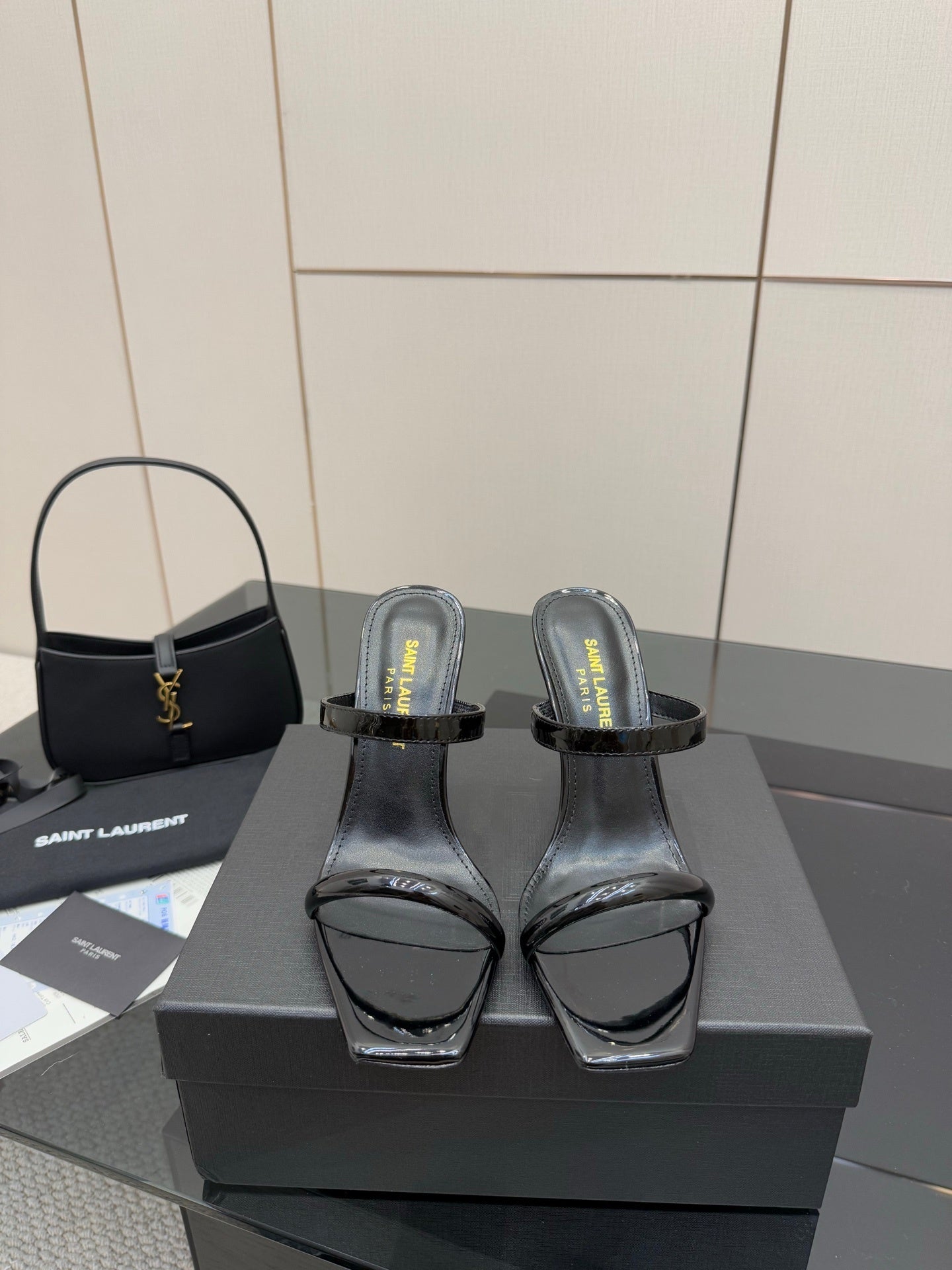 BLACK PATENT STRAPPY HEELS WITH LOGO HEEL