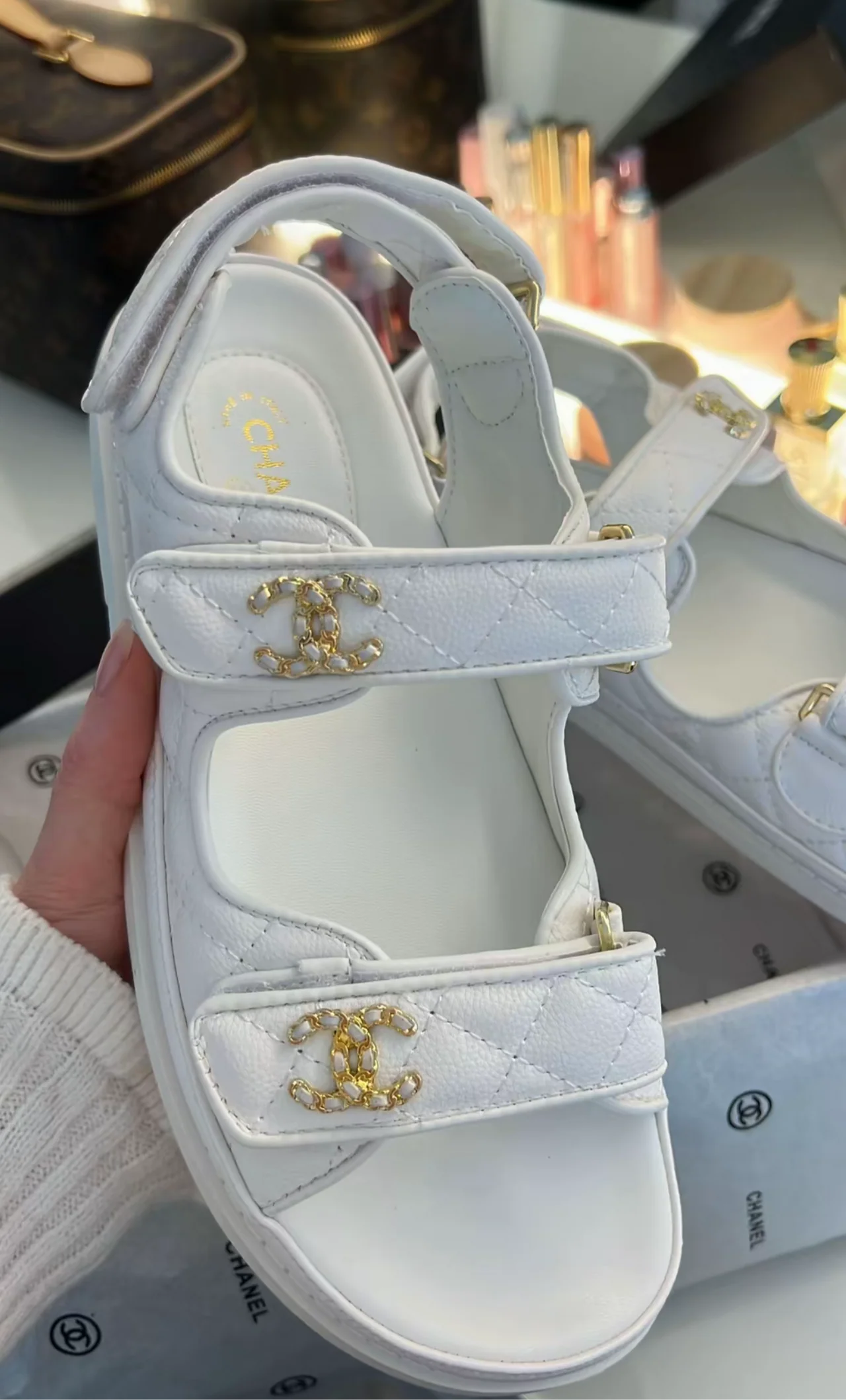 WHITE QUILTED DOUBLE STRAP COMFORT SANDALS