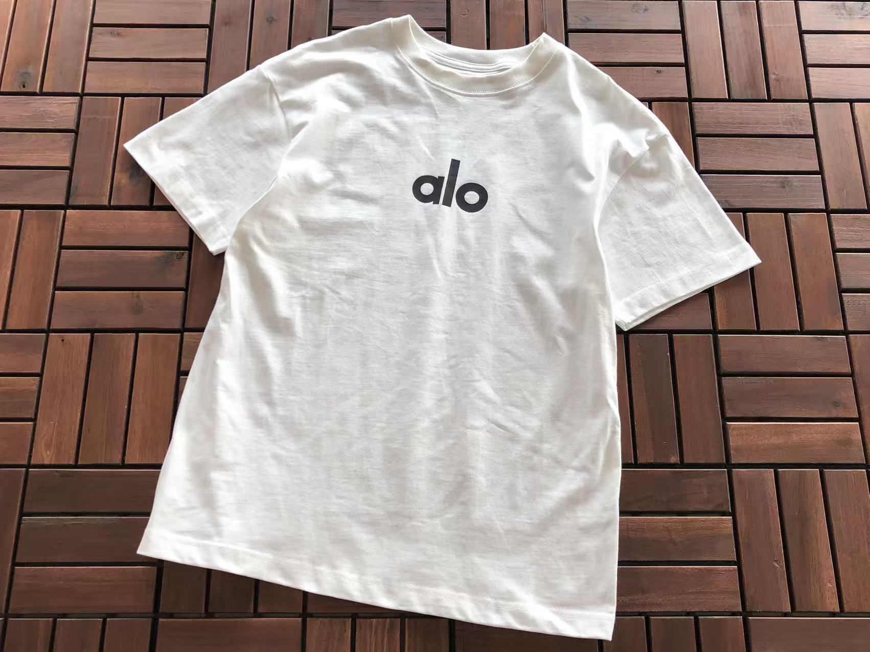 CLASSIC OVERSIZED T-SHIRT