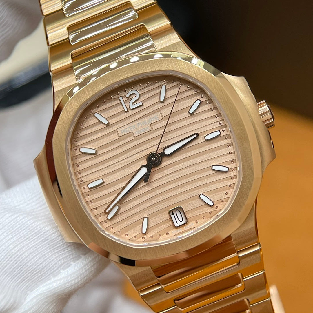 GOLD LUXURY MINIMALIST WATCH