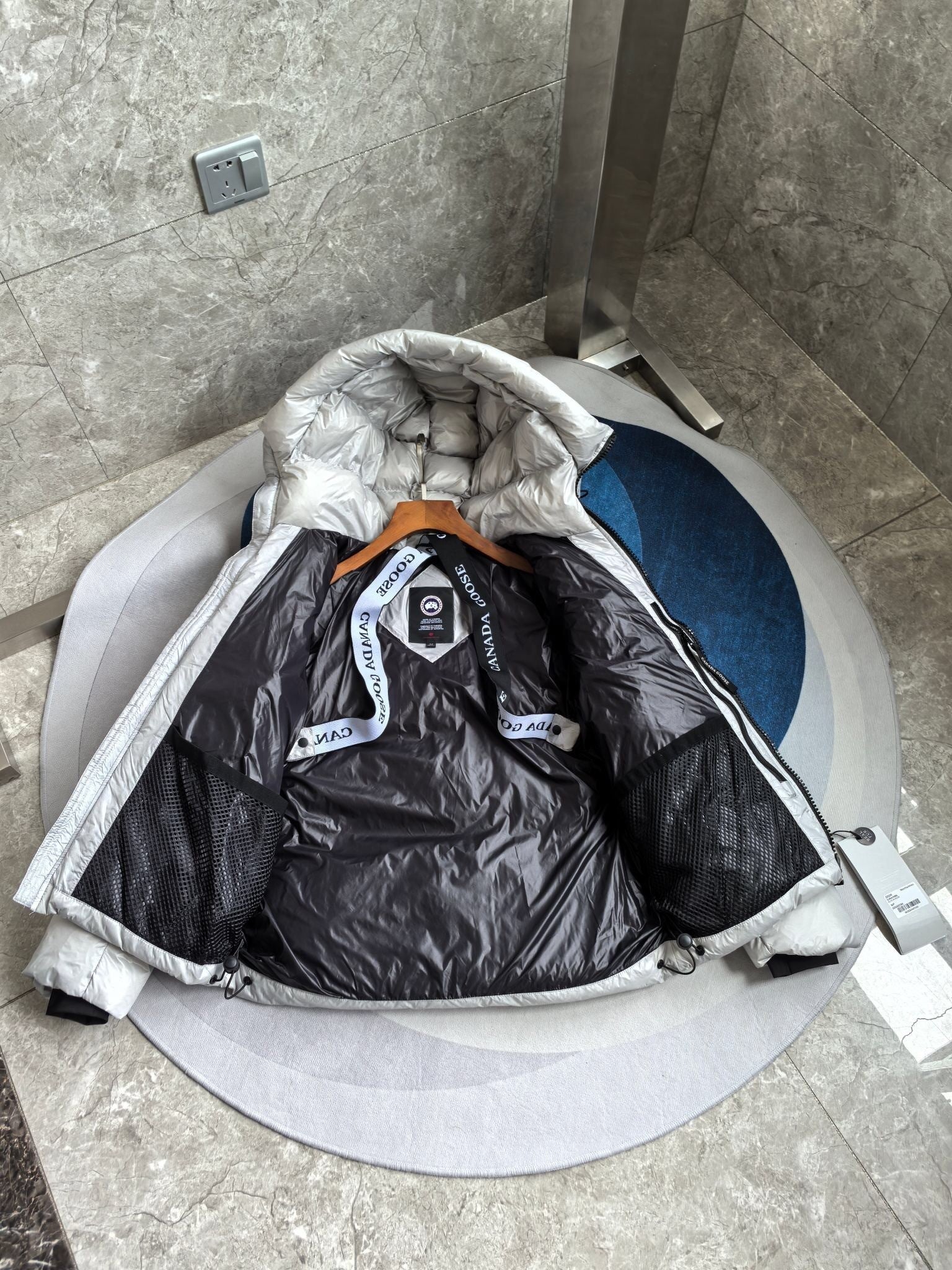 HOODED PUFFER JACKET