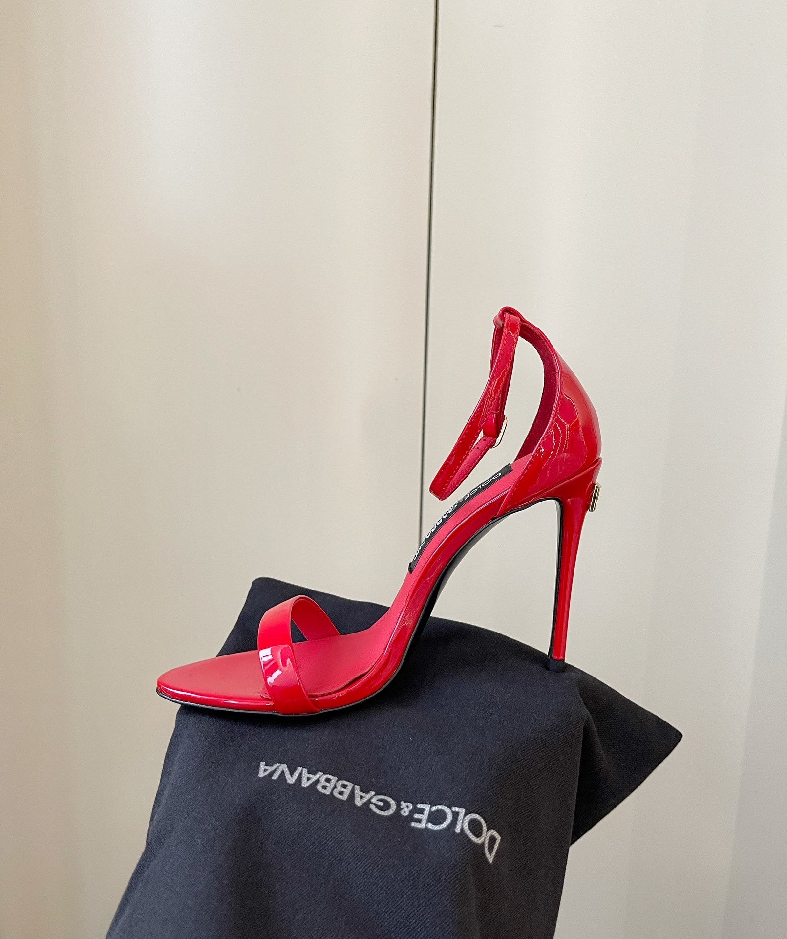 RED PATENT STRAPPY HEELS