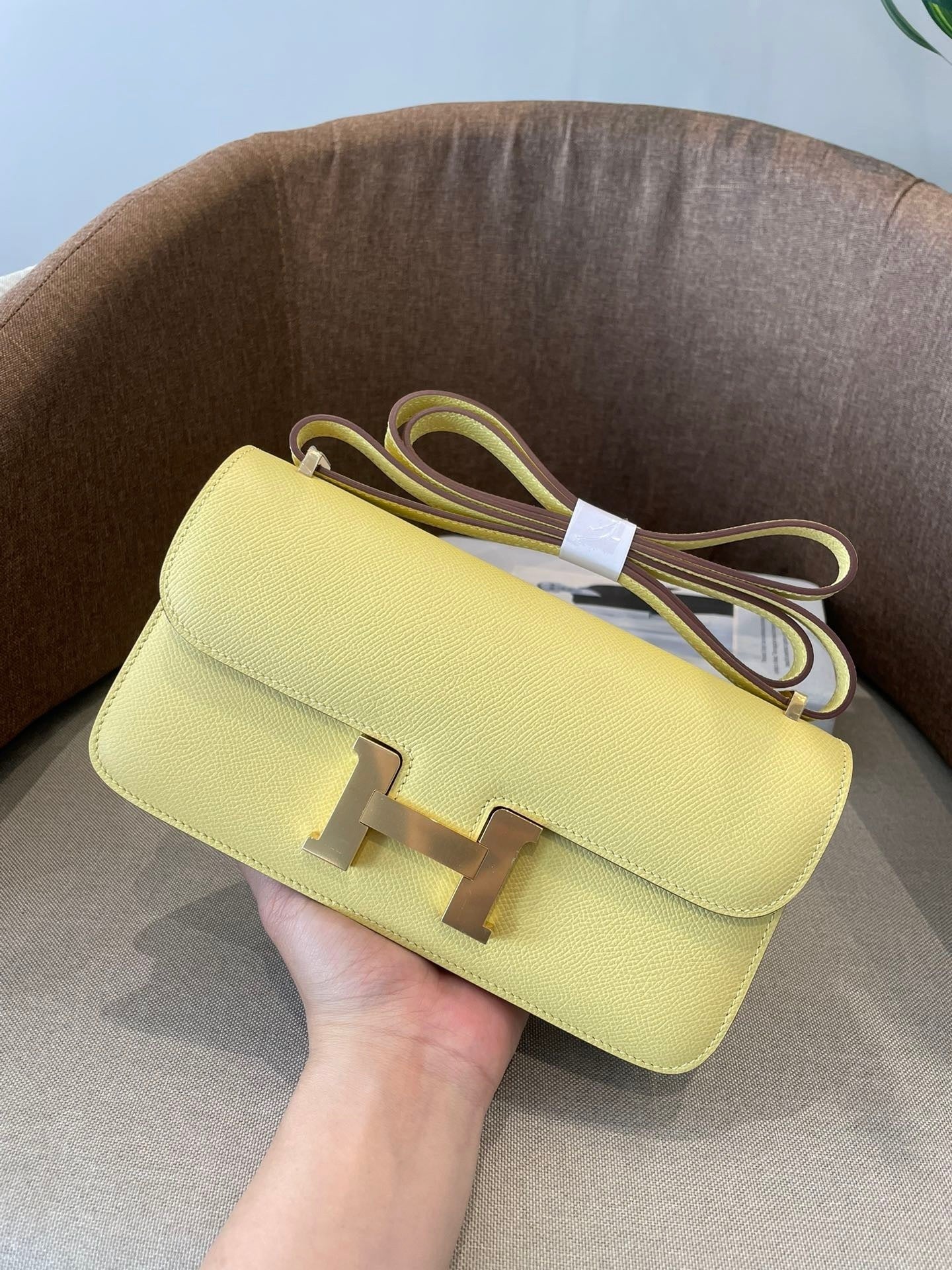 PASTEL YELLOW STRUCTURED CROSSBODY BAG