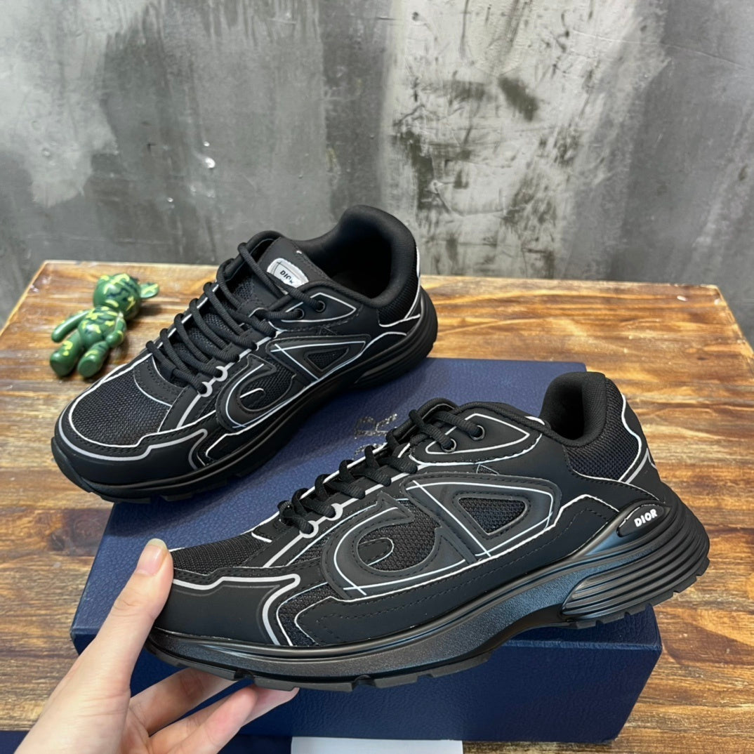 BLACK TECH PANEL RUNNER SNEAKERS