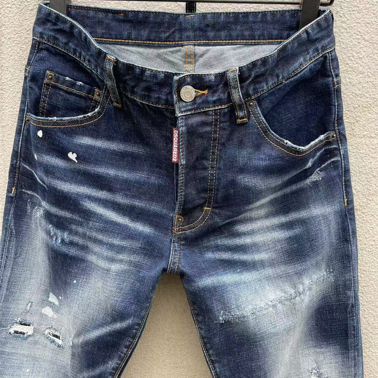 FADED DISTRESSED SLIM JEANS