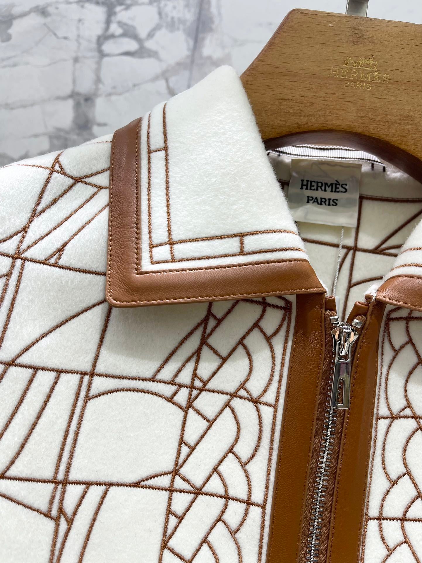 GEOMETRIC PATTERN ZIP JACKET WITH LEATHER TRIM