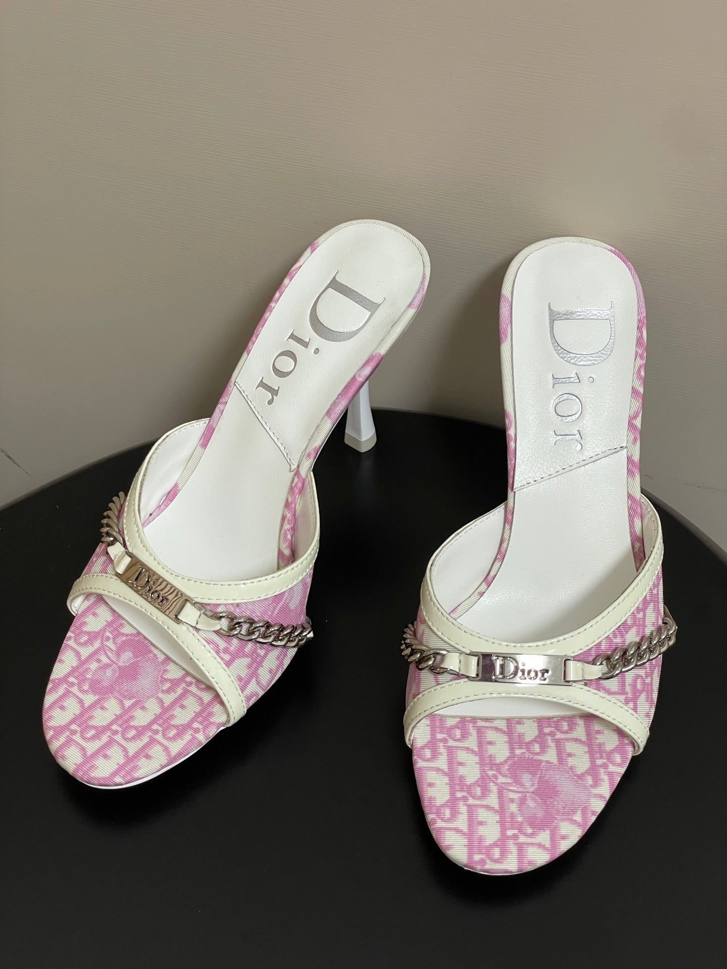 CHAIN DETAIL LOGO PRINT HEELED MULES
