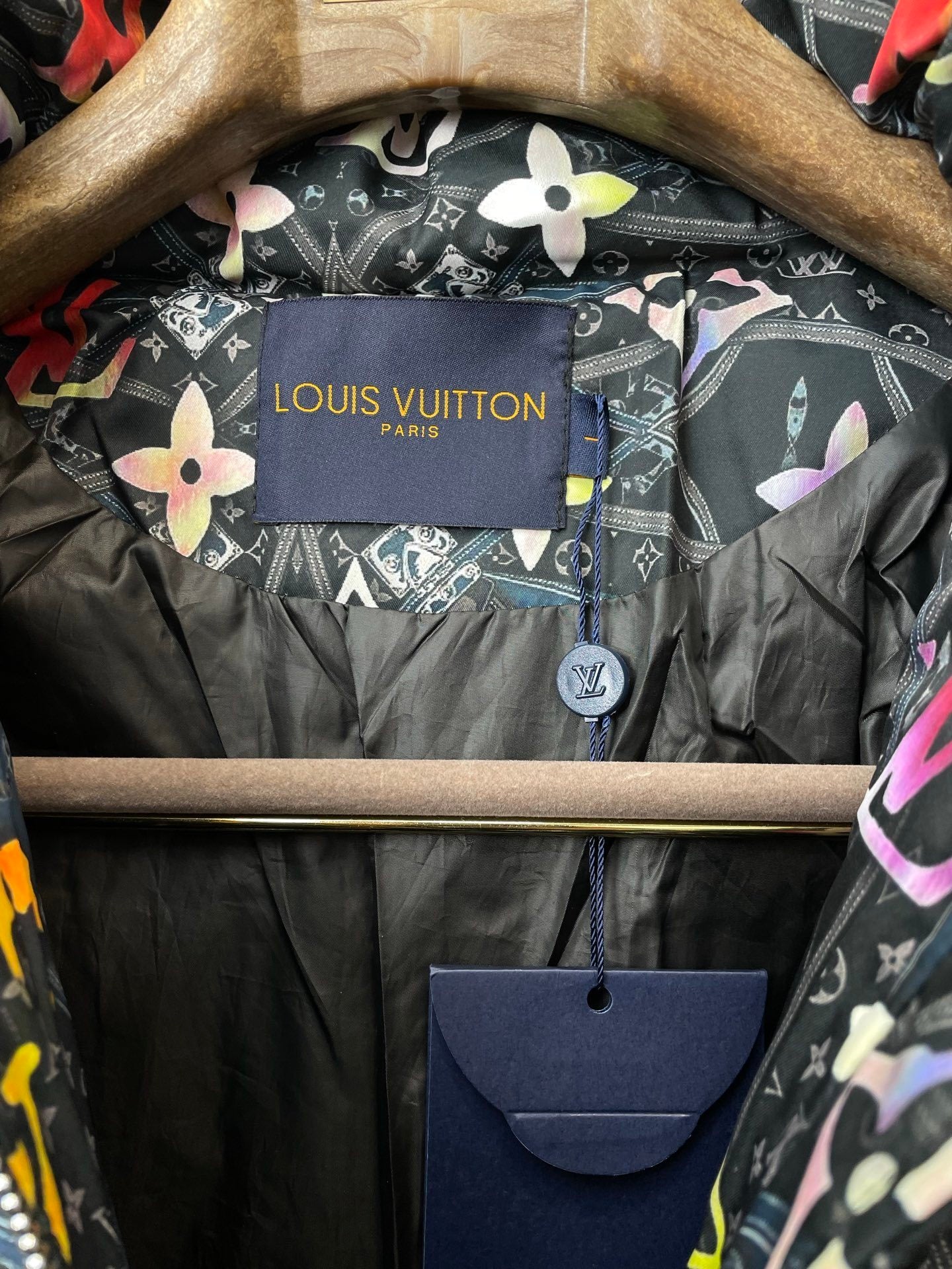 MULTICOLOR GRAPHIC PUFFER JACKET