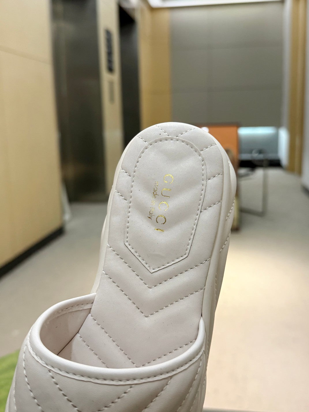 IVORY QUILTED LOGO SLIDE SANDALS