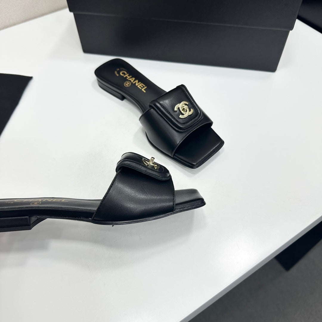 BLACK CLASSIC SLIDE SANDALS