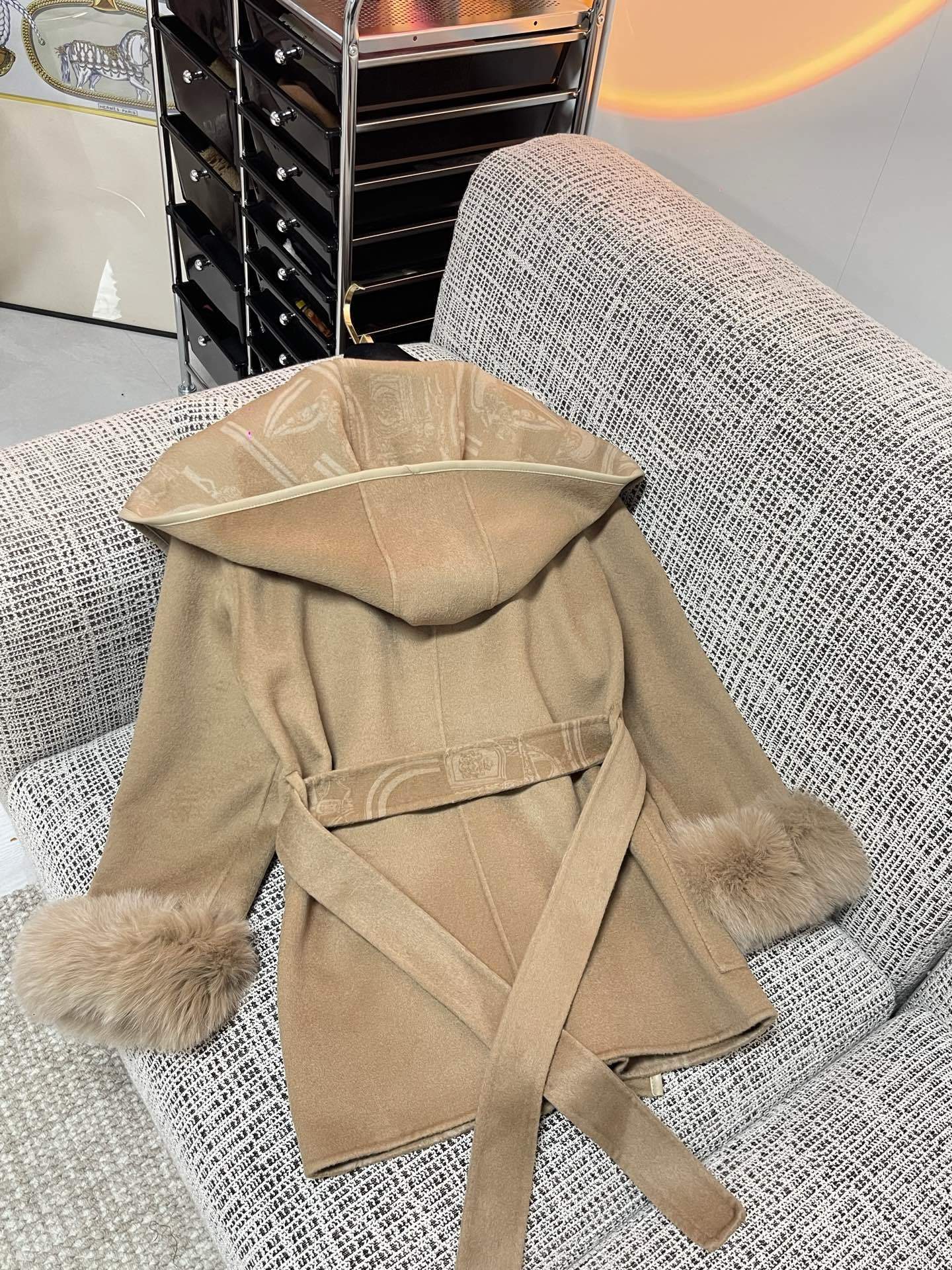 LUXURY CAMEL COAT WITH GRAPHIC SHAWL LAPELS & FUR CUFFS