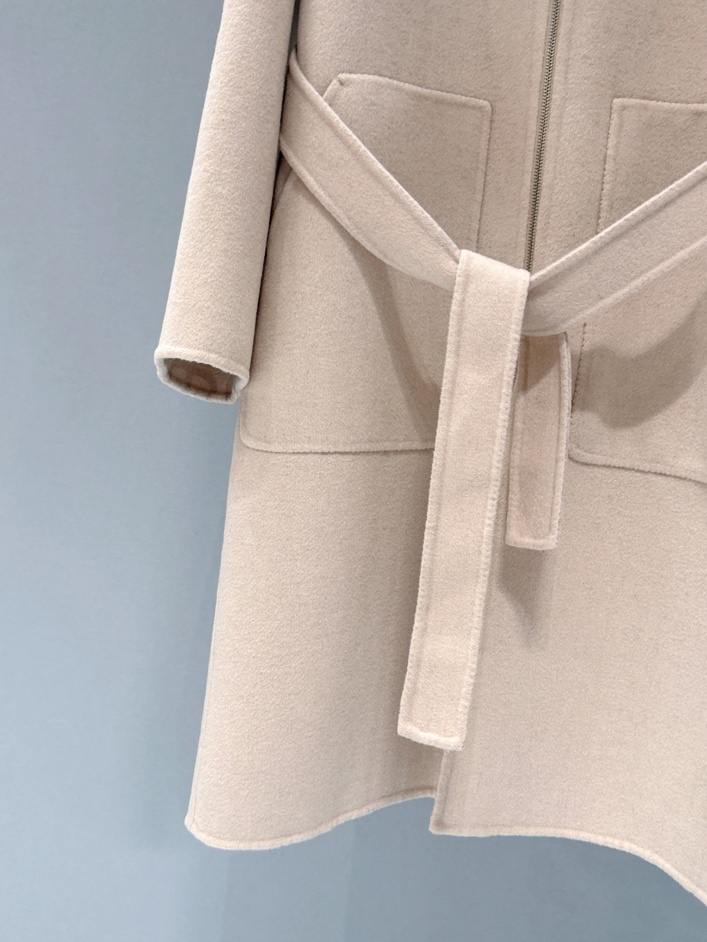 LIGHT BEIGE HOODED COAT WITH ZIP CLOSURE AND BELT