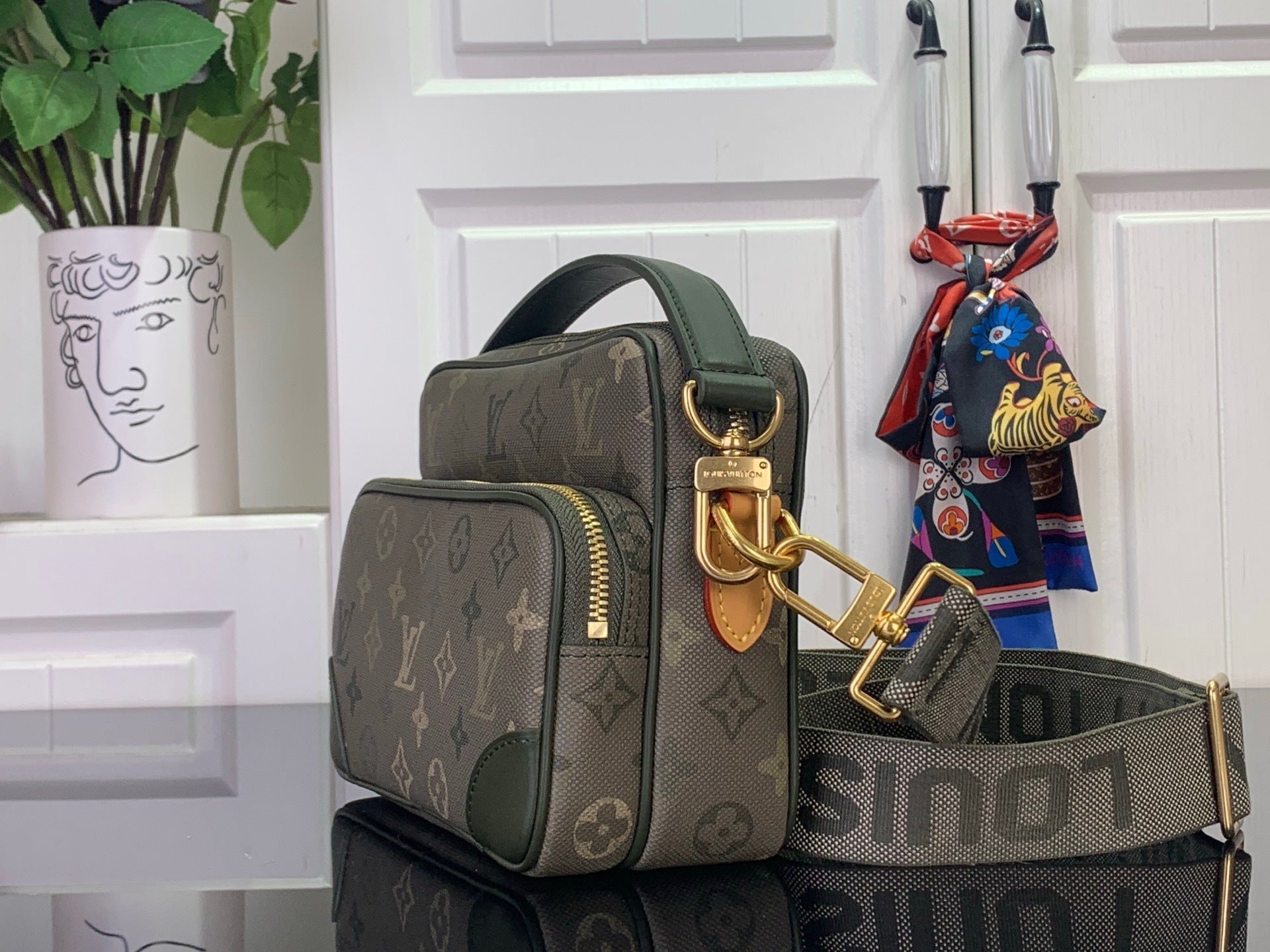 STRUCTURED TOP-HANDLE CROSSBODY BAG