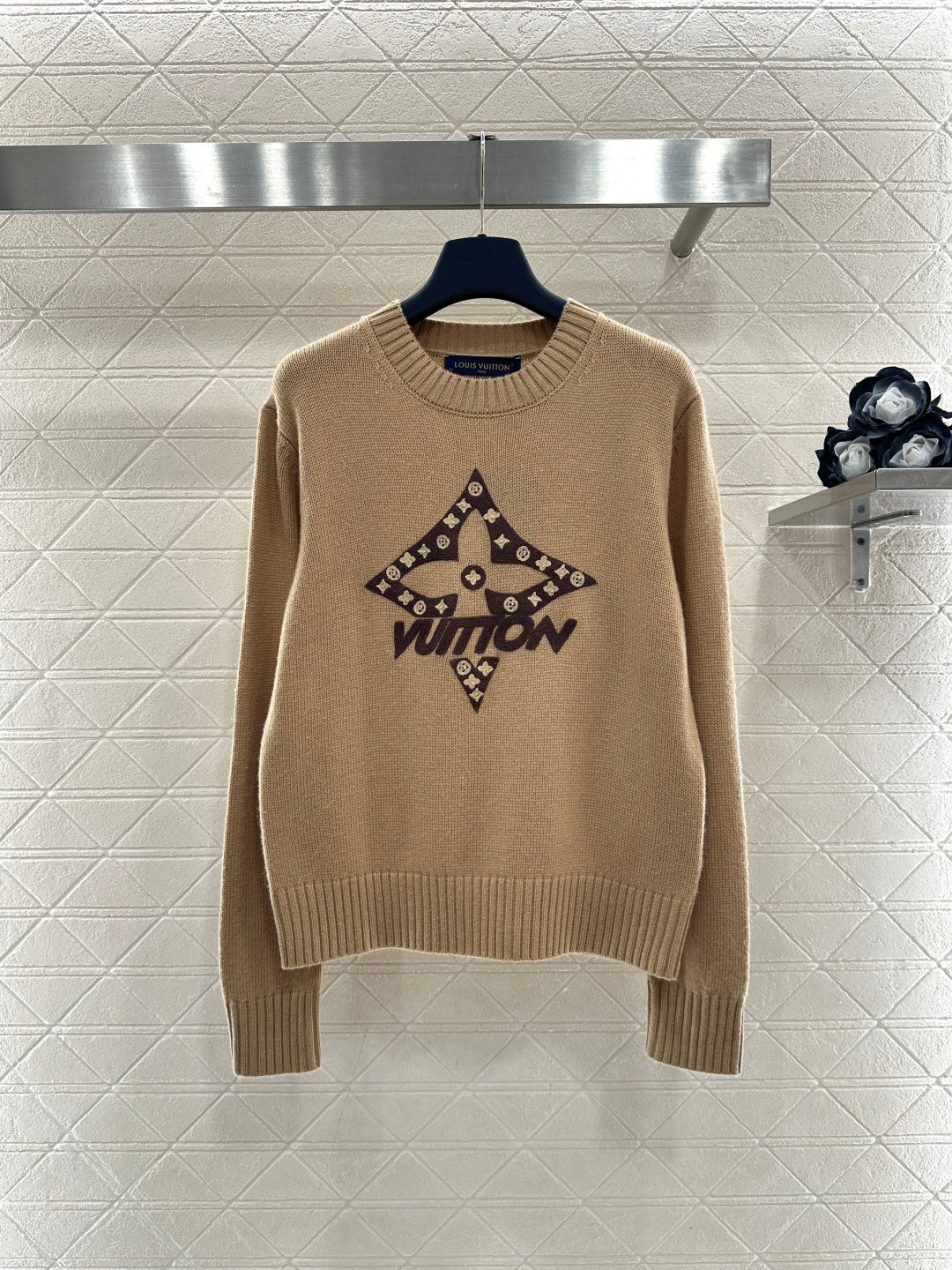 GRAPHIC CREWNECK KNIT SWEATER