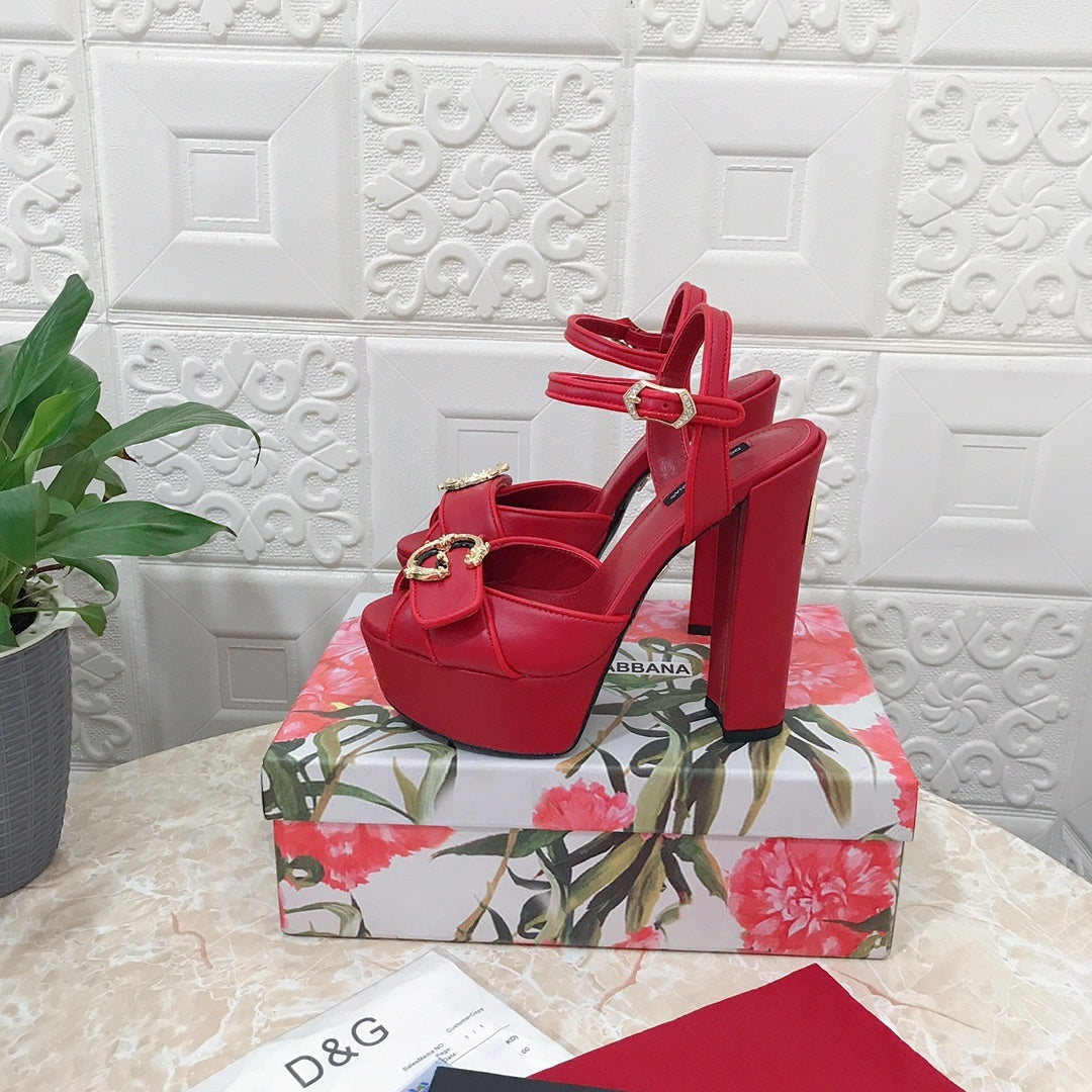 RED PLATFORM SANDALS WITH GOLD-TONE HARDWARE