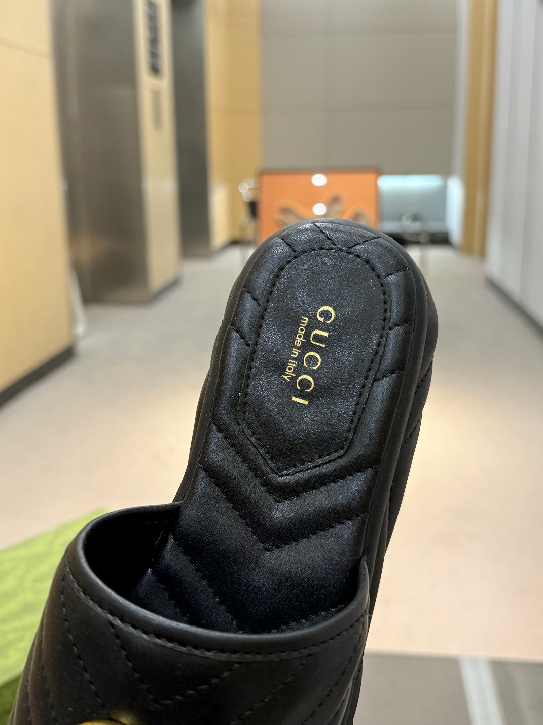 BLACK QUILTED LOGO SLIDE SANDALS