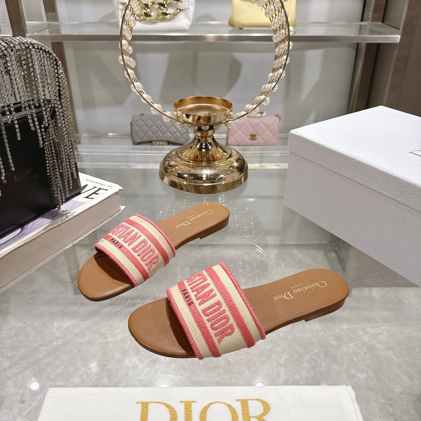 LOGO JACQUARD FLAT SLIDES – PINK & TAN