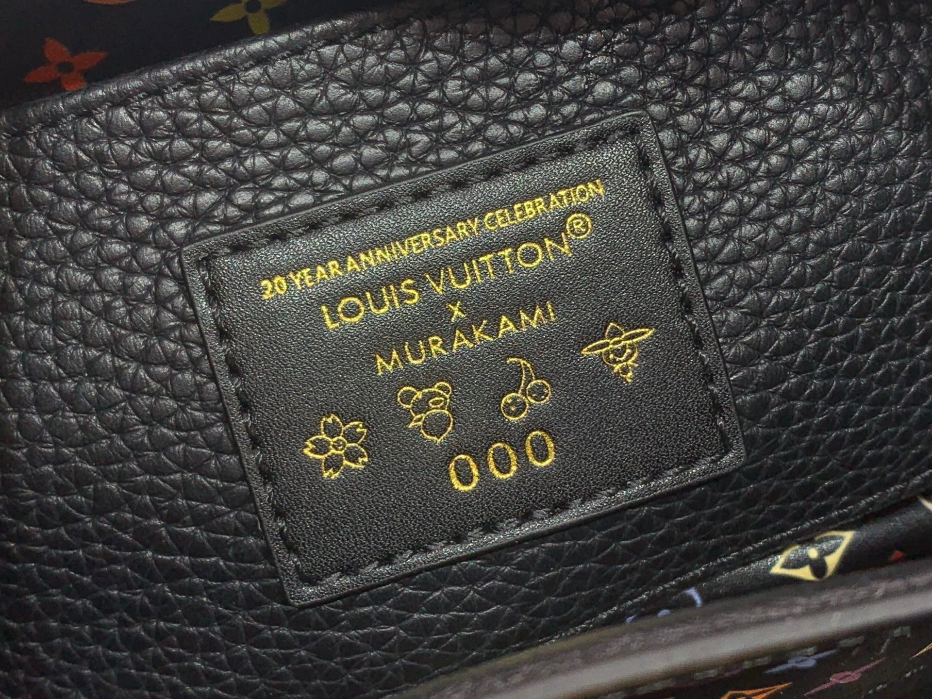 ELEGANT TOP HANDLE STATEMENT BAG