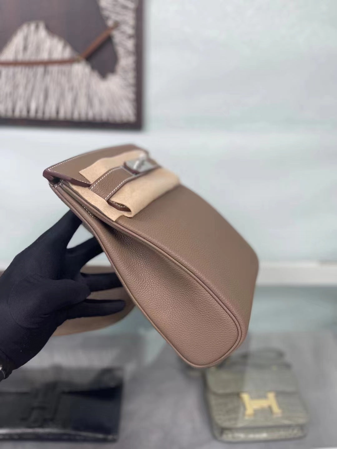 TAUPE KELLY CROSSBODY