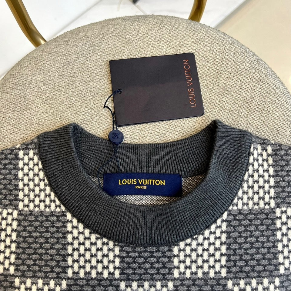 CHECKERED JACQUARD KNIT SWEATER