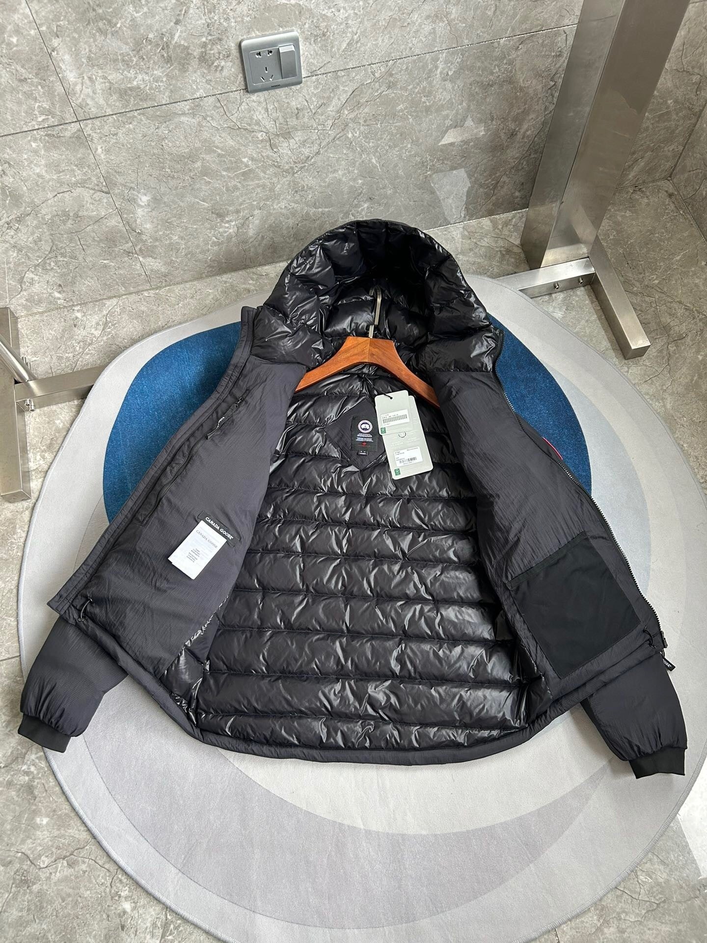 MEN’S HOODED PADDED WINTER JACKET