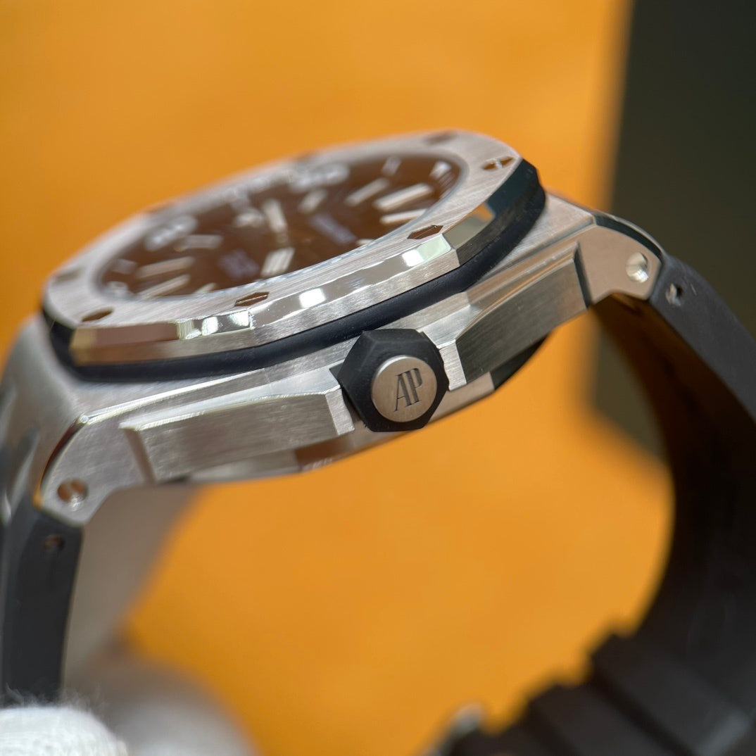 SPORT LUXURY RUBBER STRAP WATCH