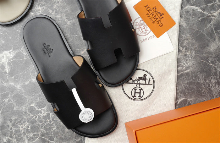 CLASSIC BLACK H-CUT LEATHER SLIDE SANDALS