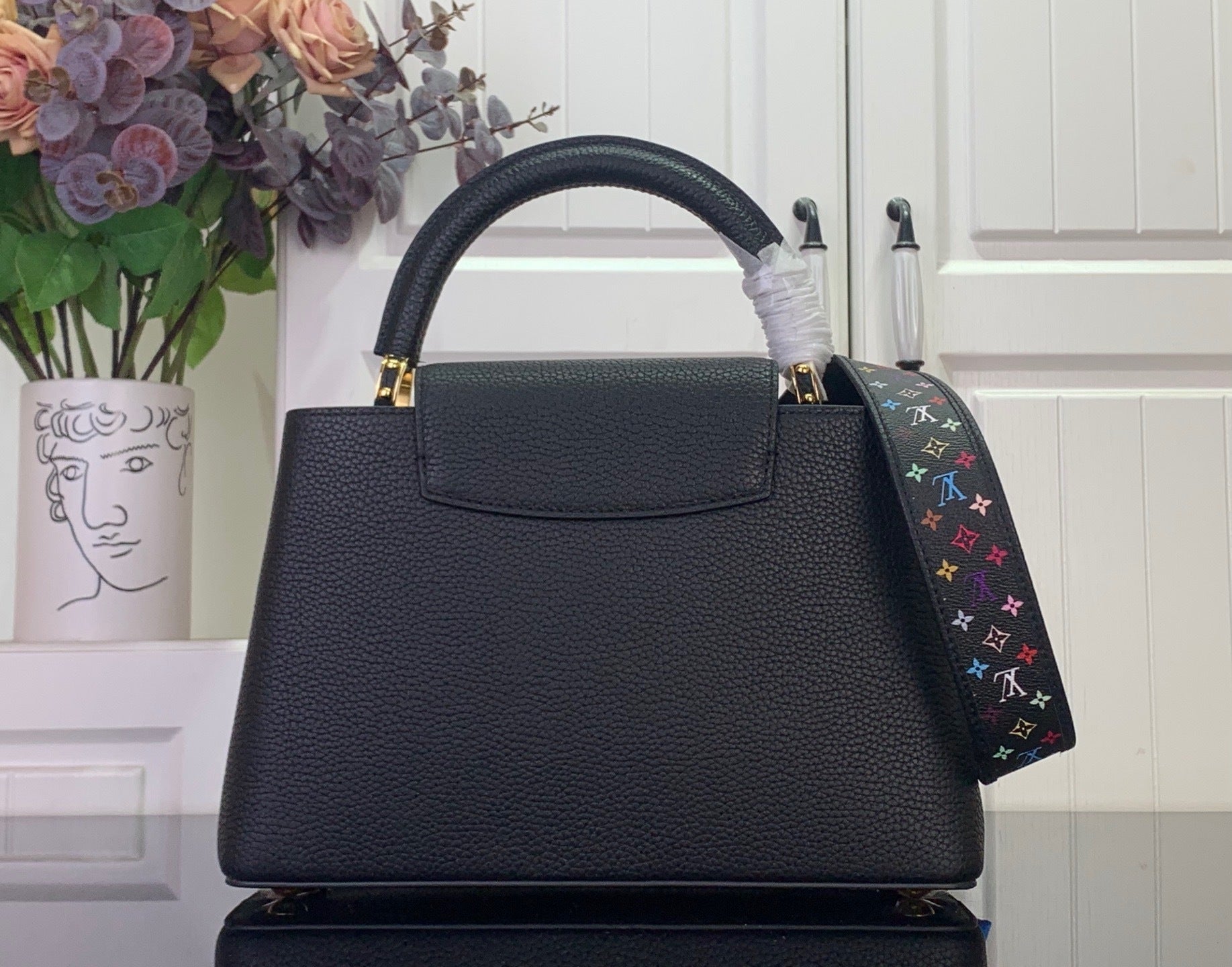 ELEGANT TOP HANDLE STATEMENT BAG