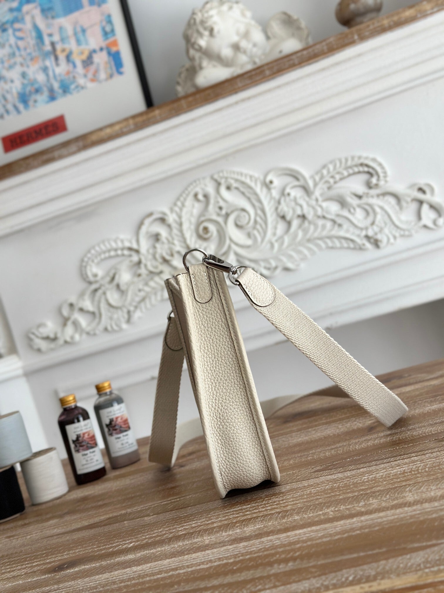 MINIMAL CROSSBODY HANDBAG