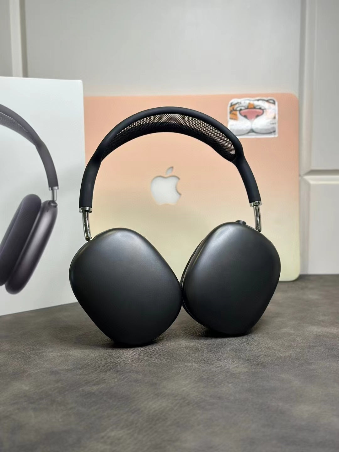 WIRELESS OVER-EAR NOISE CANCELLING HEADPHONES