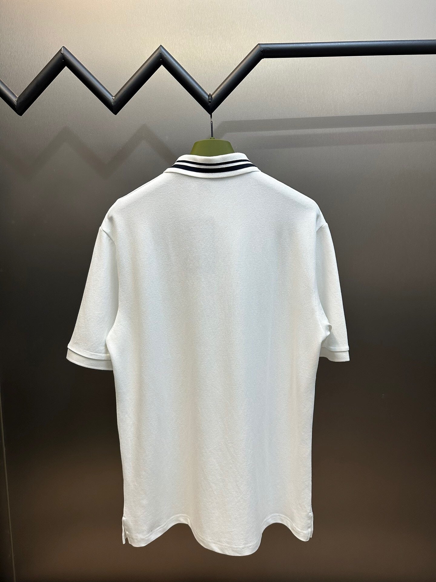 STRIPE DETAIL CLASSIC POLO SHIRT WITH MINIMAL LOGO