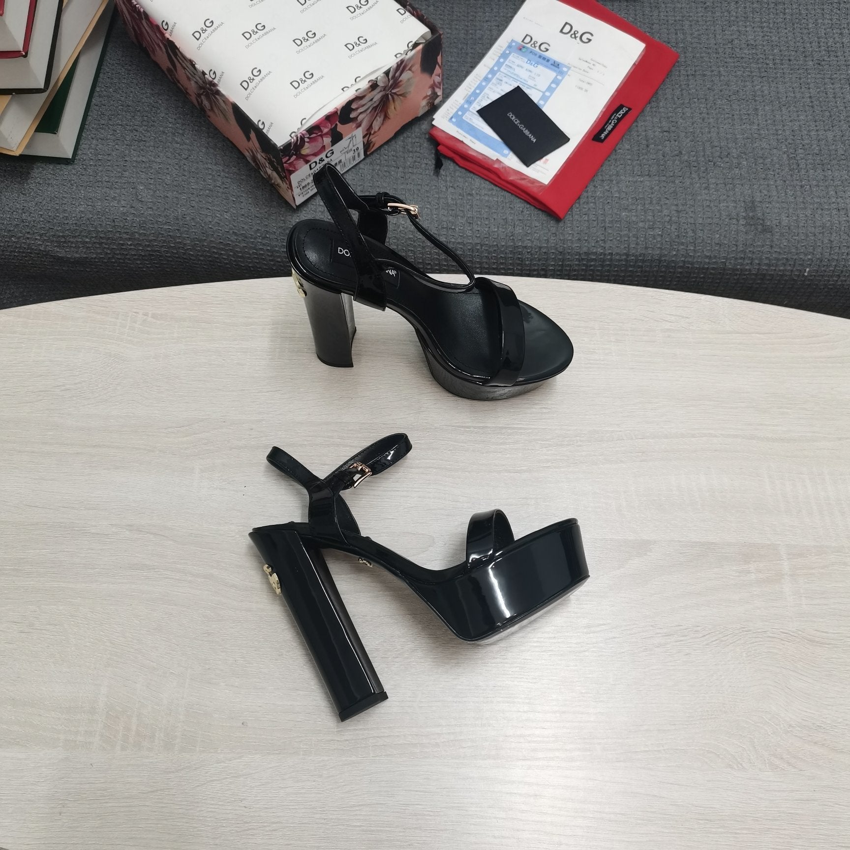 BLACK PATENT PLATFORM STRAPPY HEEL SANDALS