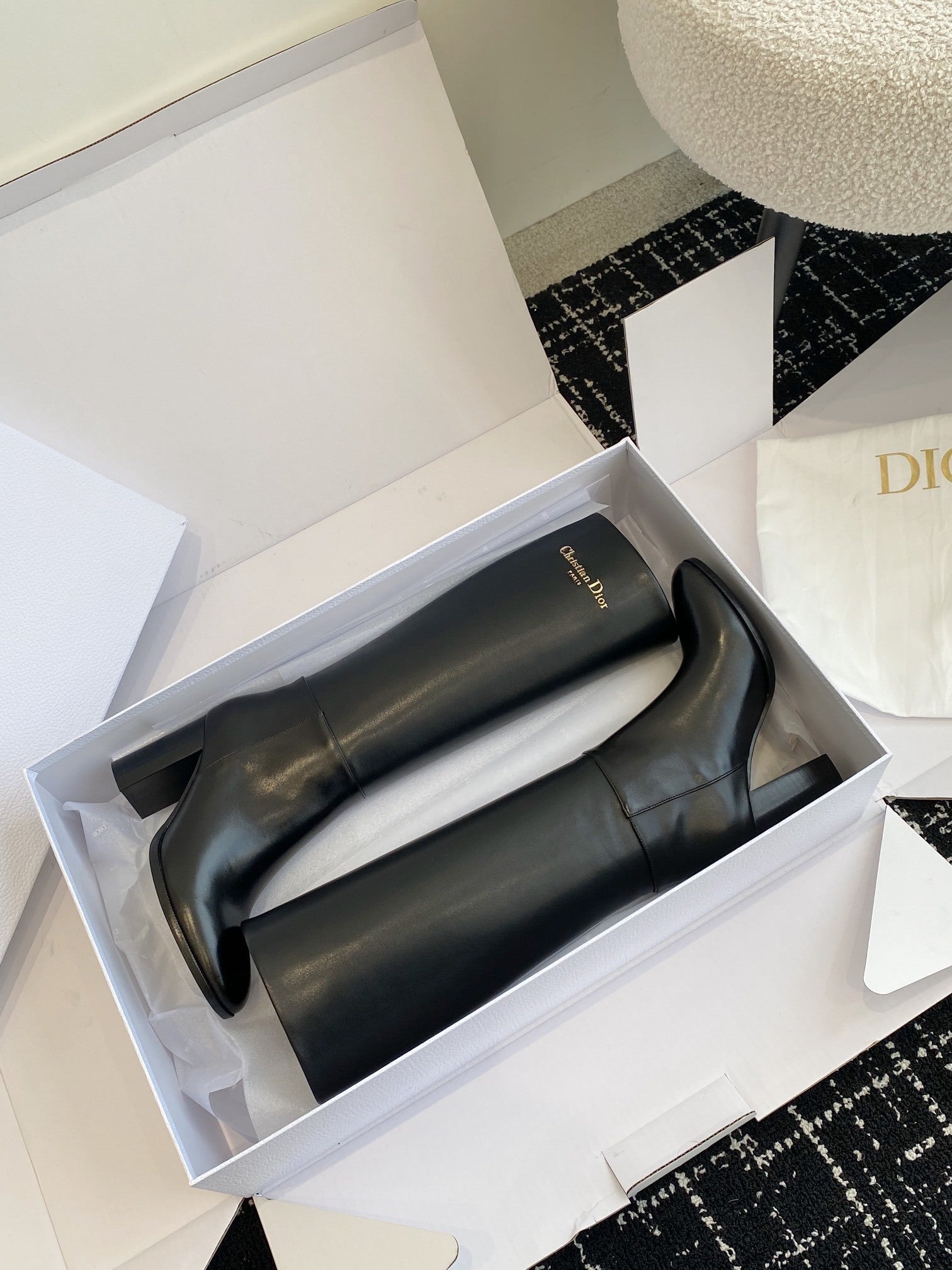 BLACK LEATHER KNEE-HIGH BLOCK HEEL BOOTS