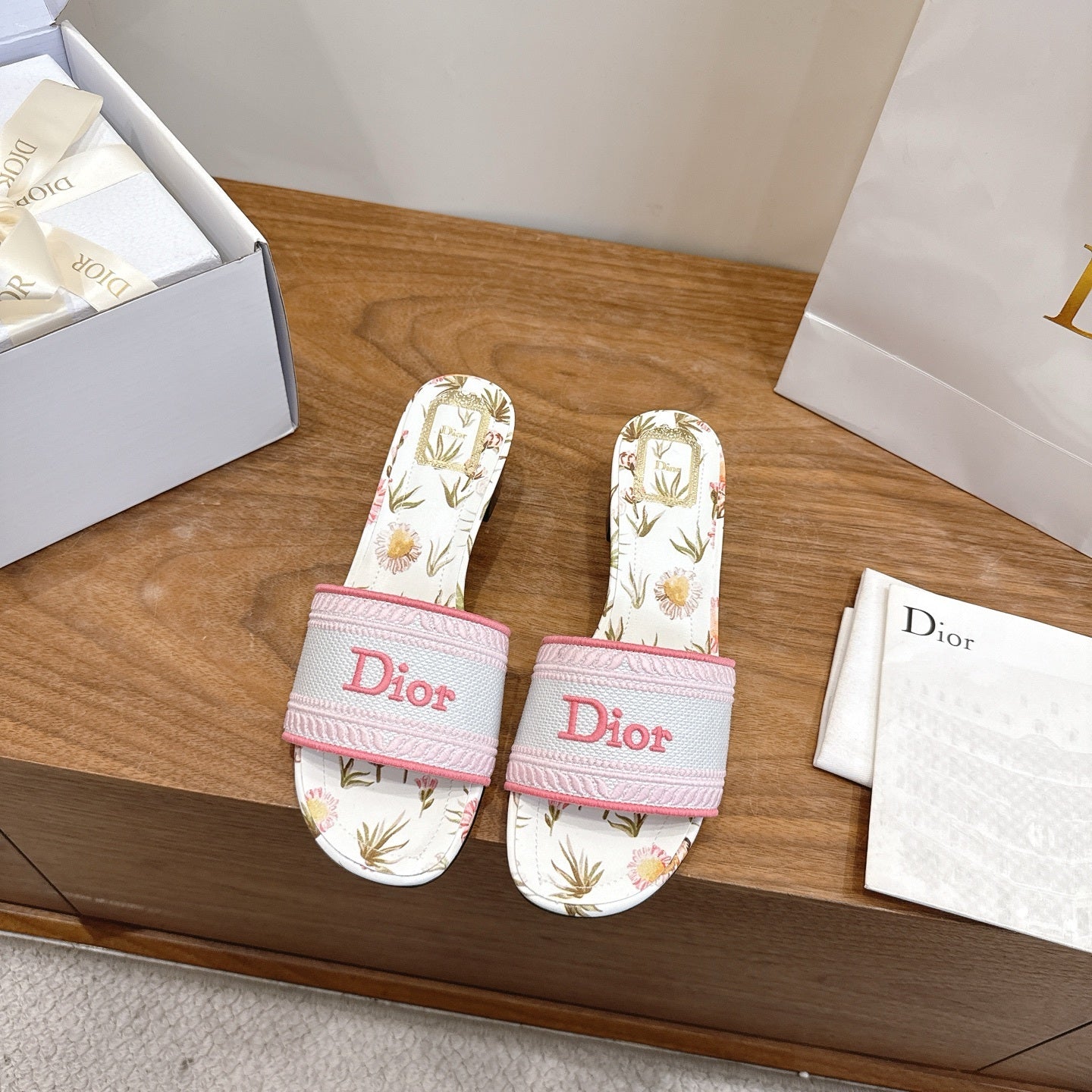 PINK FLORAL LOGO STRAP SLIDE SANDALS