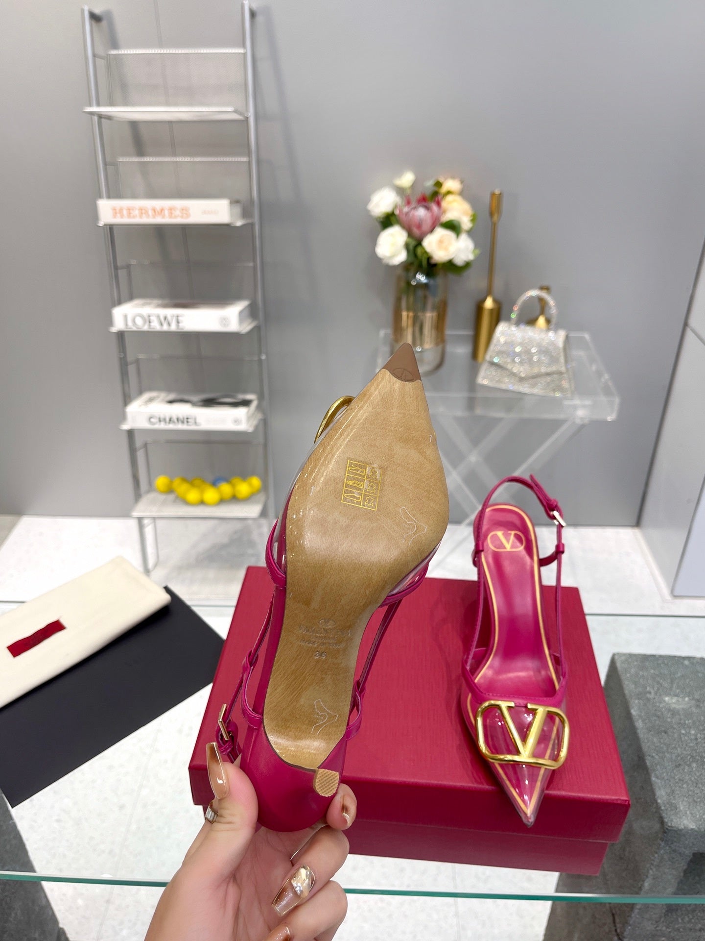 CLEAR SLINGBACK HEELS – HOT PINK WITH GOLD LOGO DETAIL