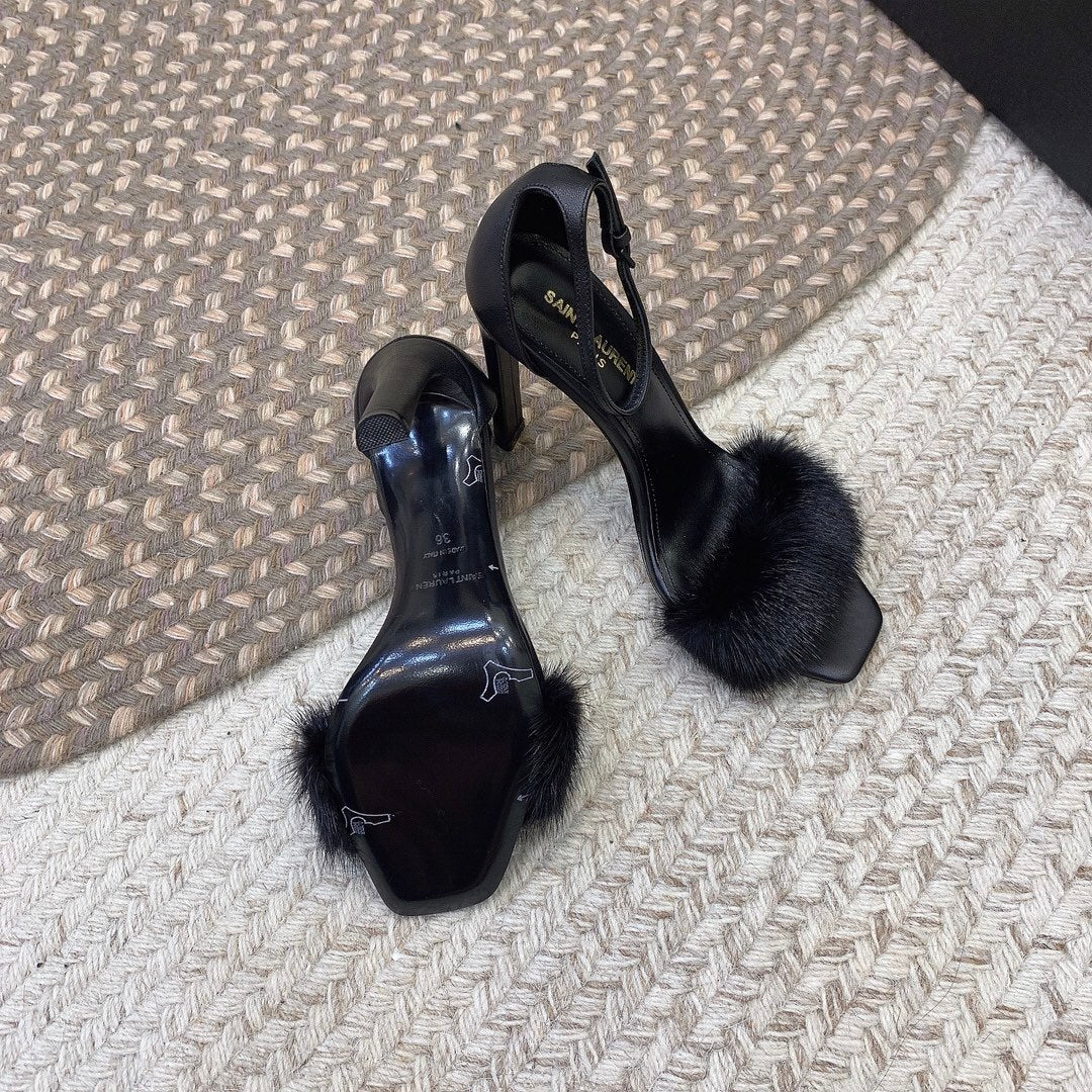 BLACK HIGH HEEL SANDALS WITH FUR DETAIL