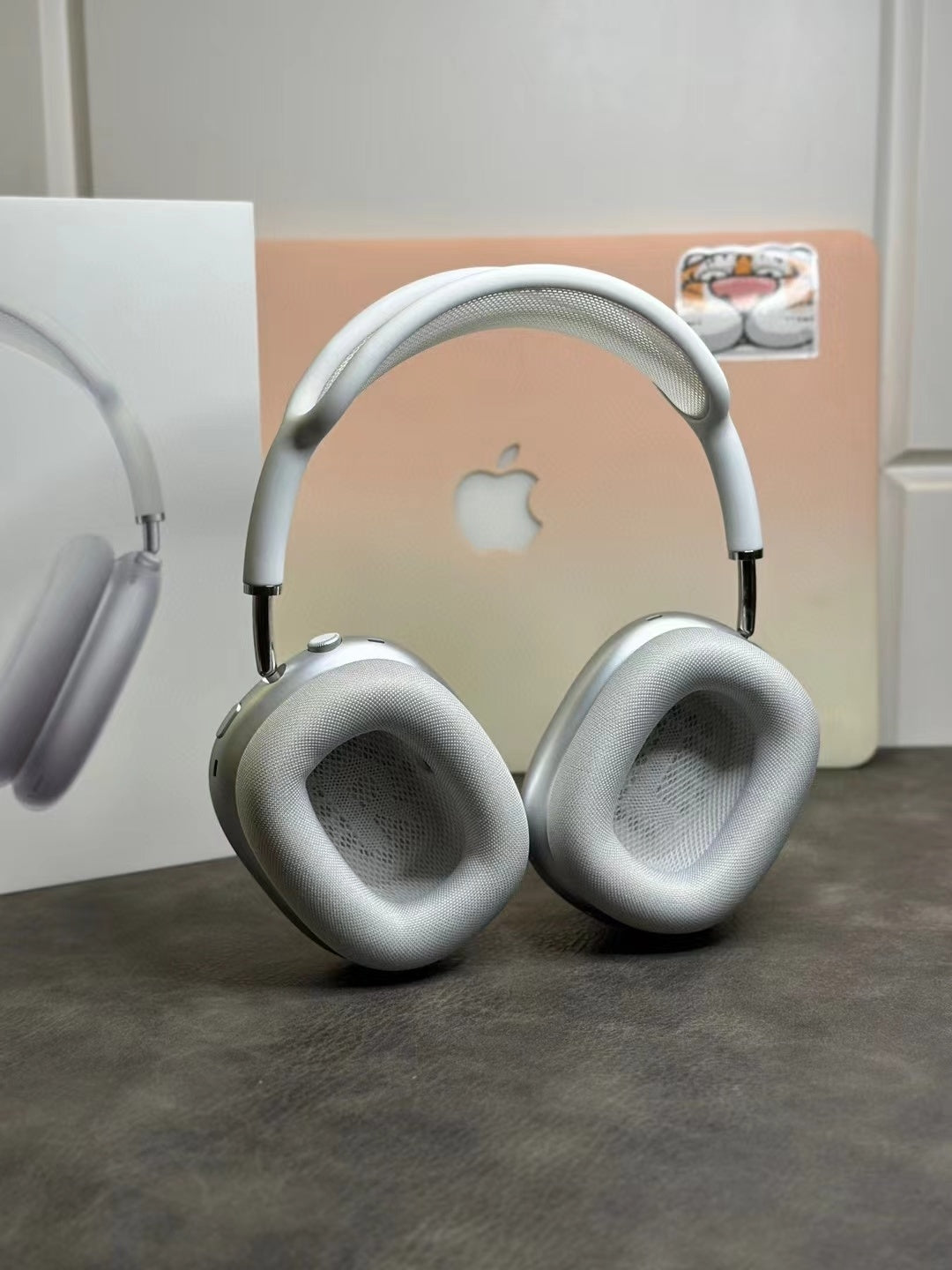 WIRELESS OVER-EAR NOISE CANCELLING HEADPHONES