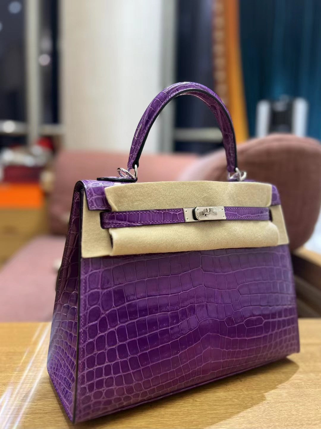 PURPLE CROCODILE EMBOSSED STRUCTURED TOP HANDLE HANDBAG WITH SILVER HARDWARE