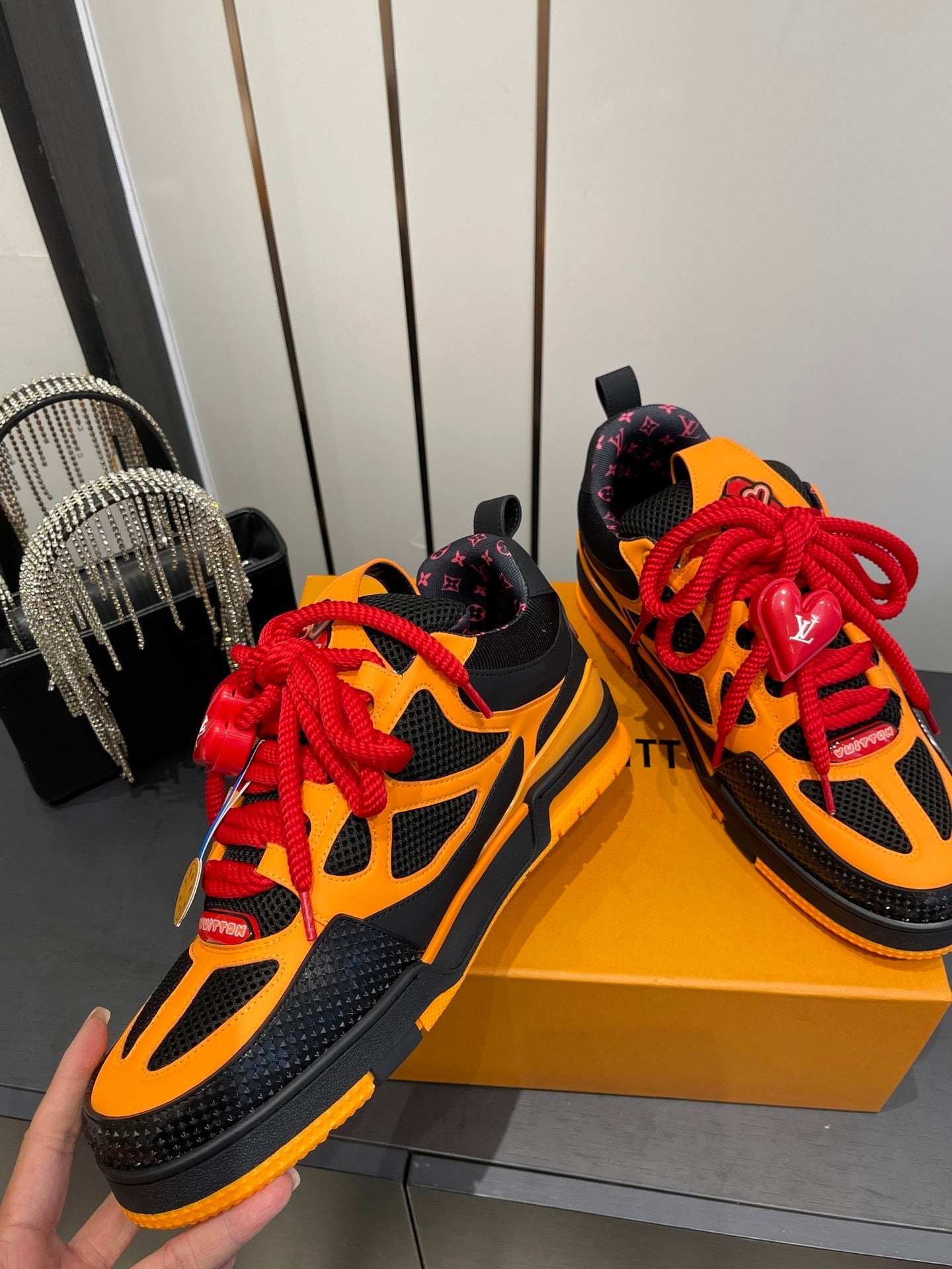 COLORBLOCK LOW-TOP SNEAKERS WITH STATEMENT LACES