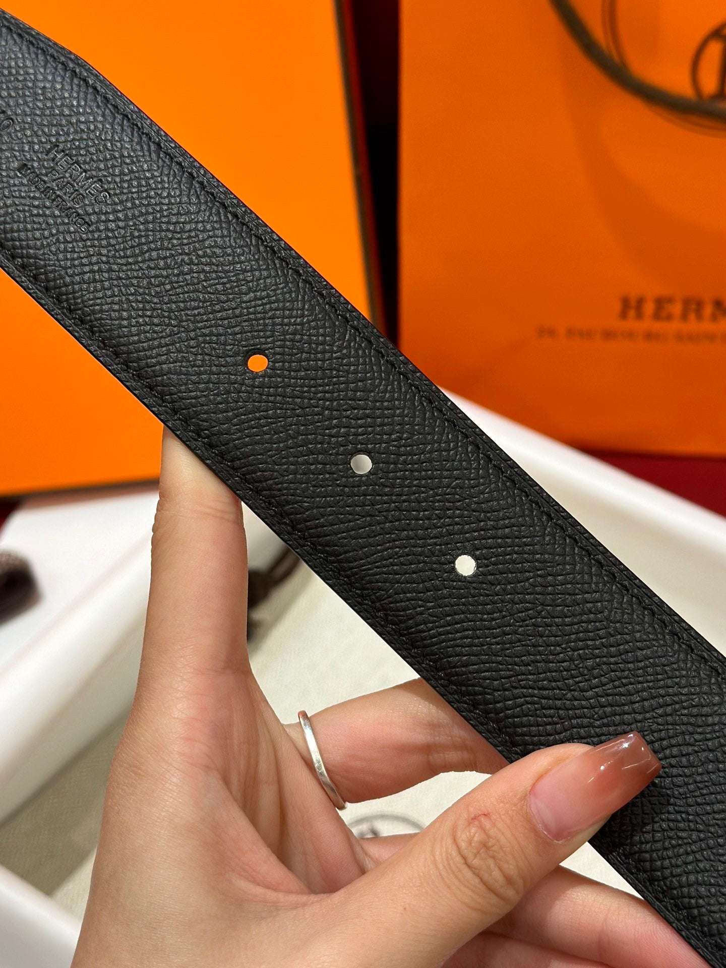 CLASSIC LEATHER BELT – MATTE BUCKLE EDITION