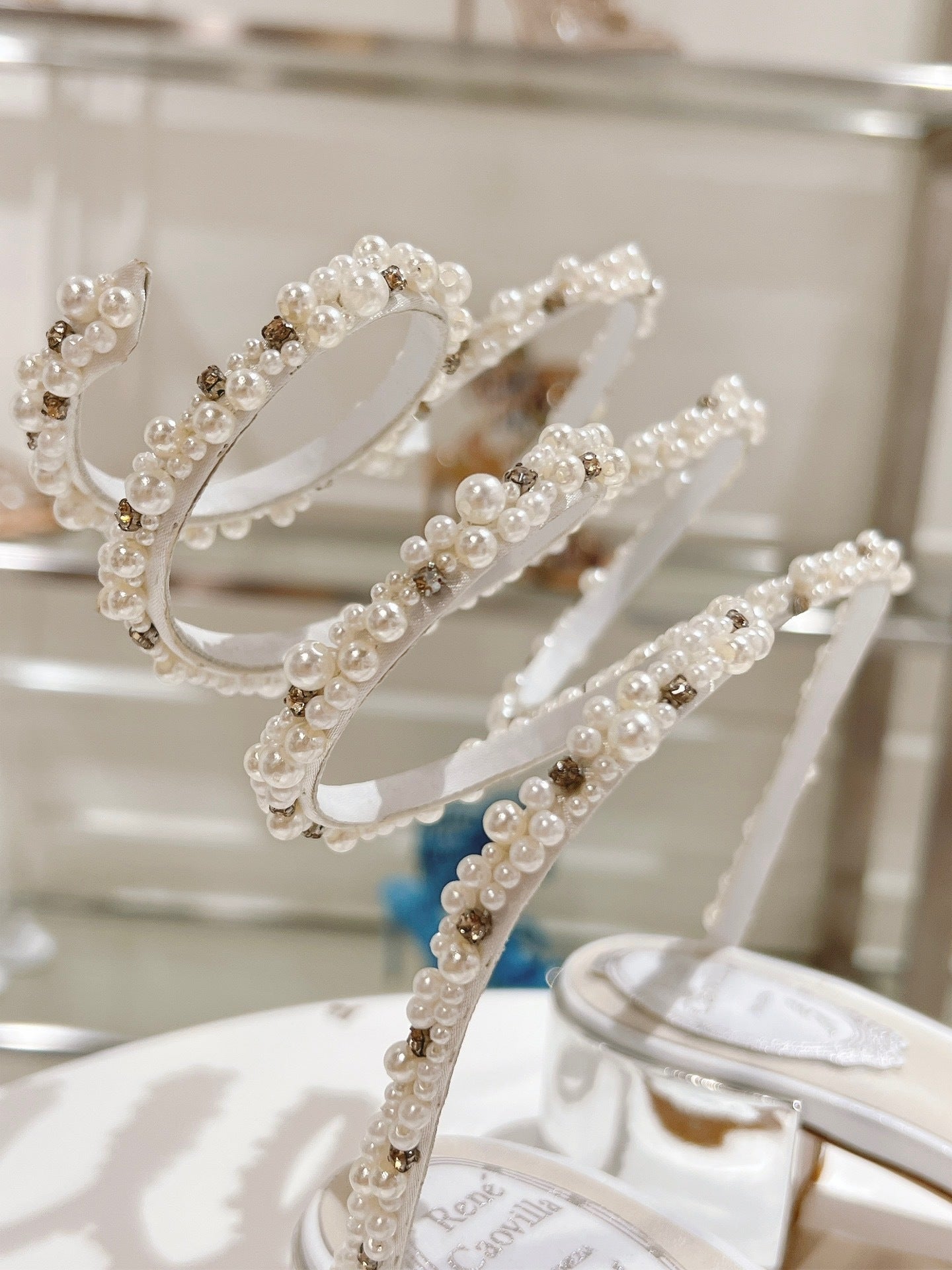 PEARL SPIRAL SANDALS
